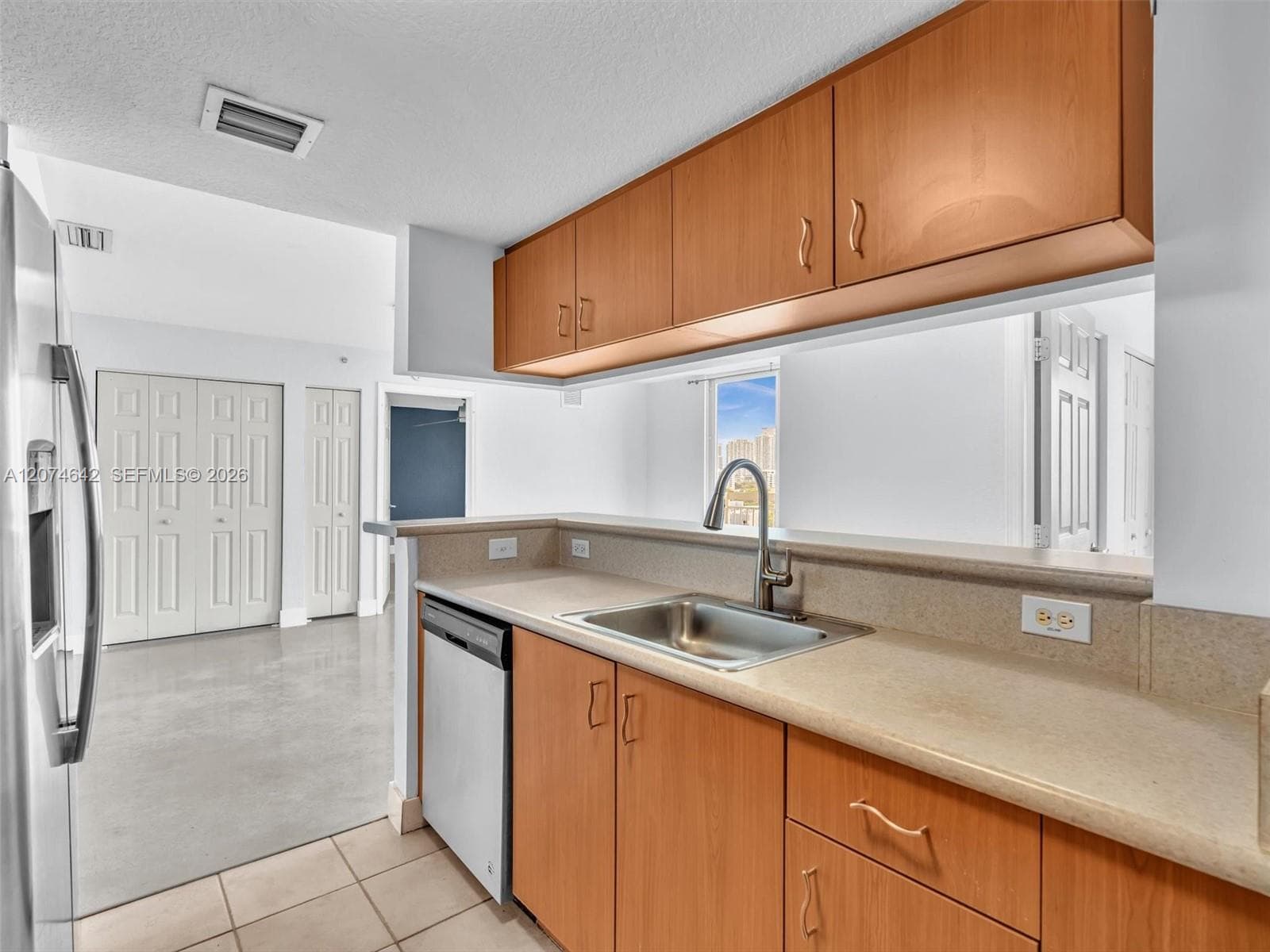 SEYBOLD POINTE CONDO · #1208 in Miami - Photo 10