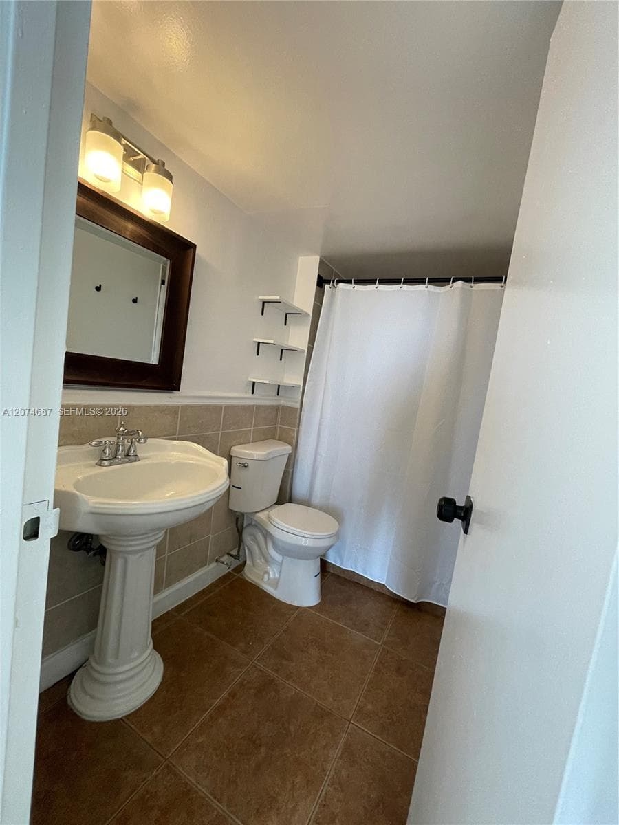WOODSIDE APTS CONDO · #B621 in North Miami Beach - Photo 13