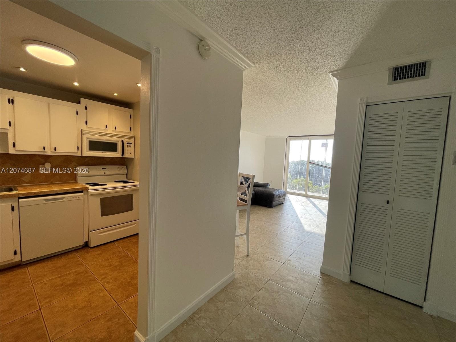 WOODSIDE APTS CONDO · #B621 in North Miami Beach - Photo 11