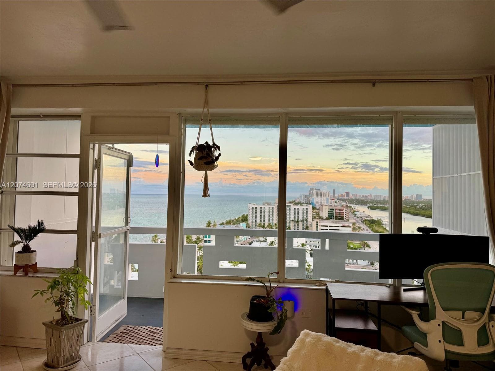 HOLLYWOOD TOWERS CONDO · #1611 in Hollywood - Photo 37