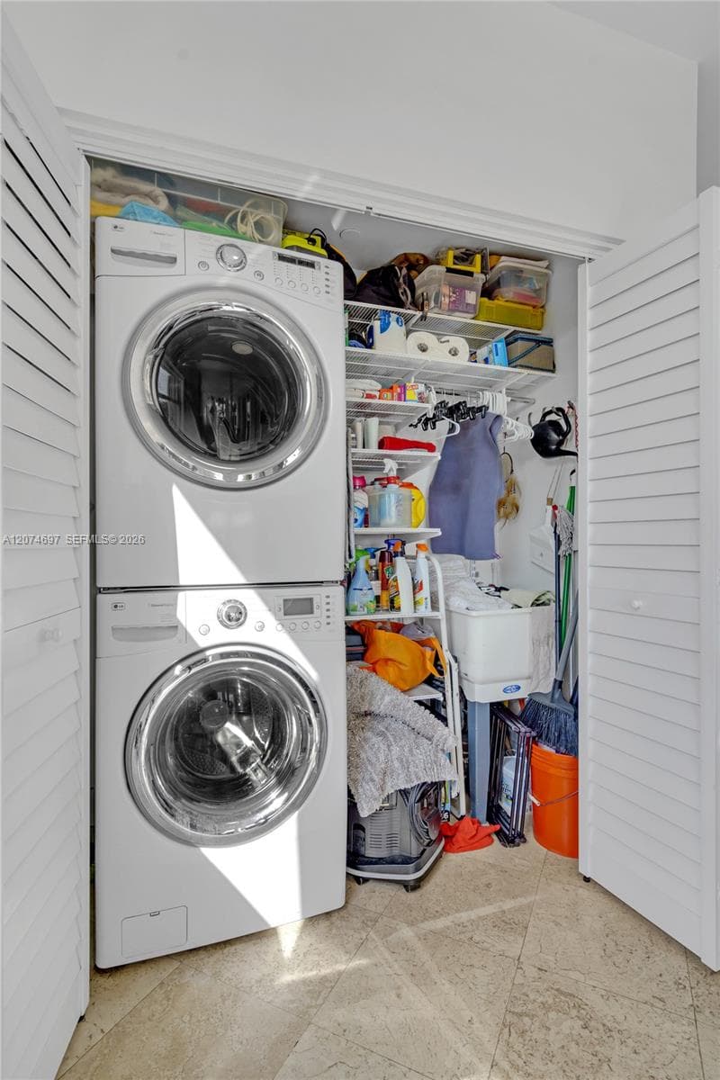 LAKE VILLA TWO CONDO · #PH-1 in Key Biscayne - Photo 30