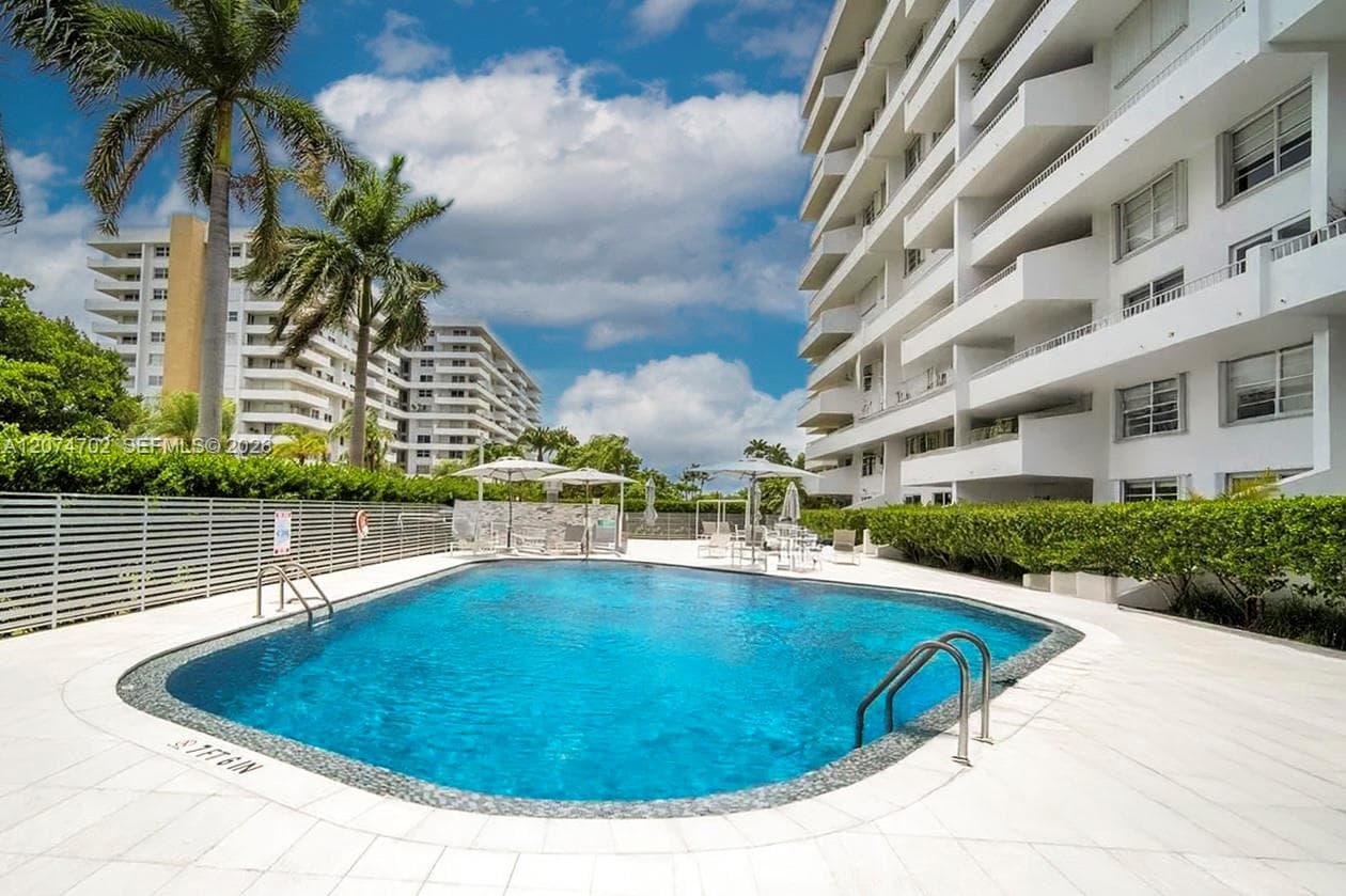 Commodore Club South · #902 in Key Biscayne - Photo 3