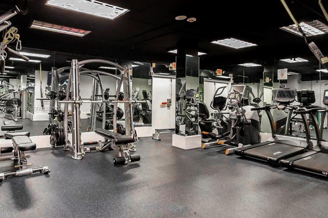 Commodore Club South · #902 in Key Biscayne - Photo 25