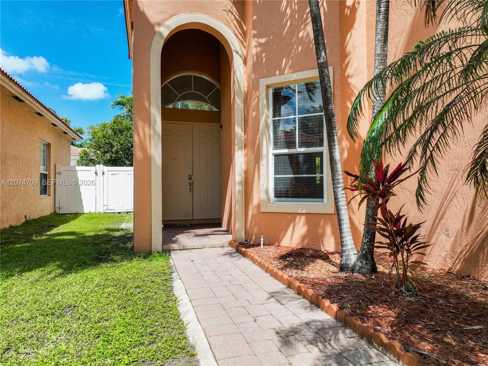 2215 Portofino Ave photo 3