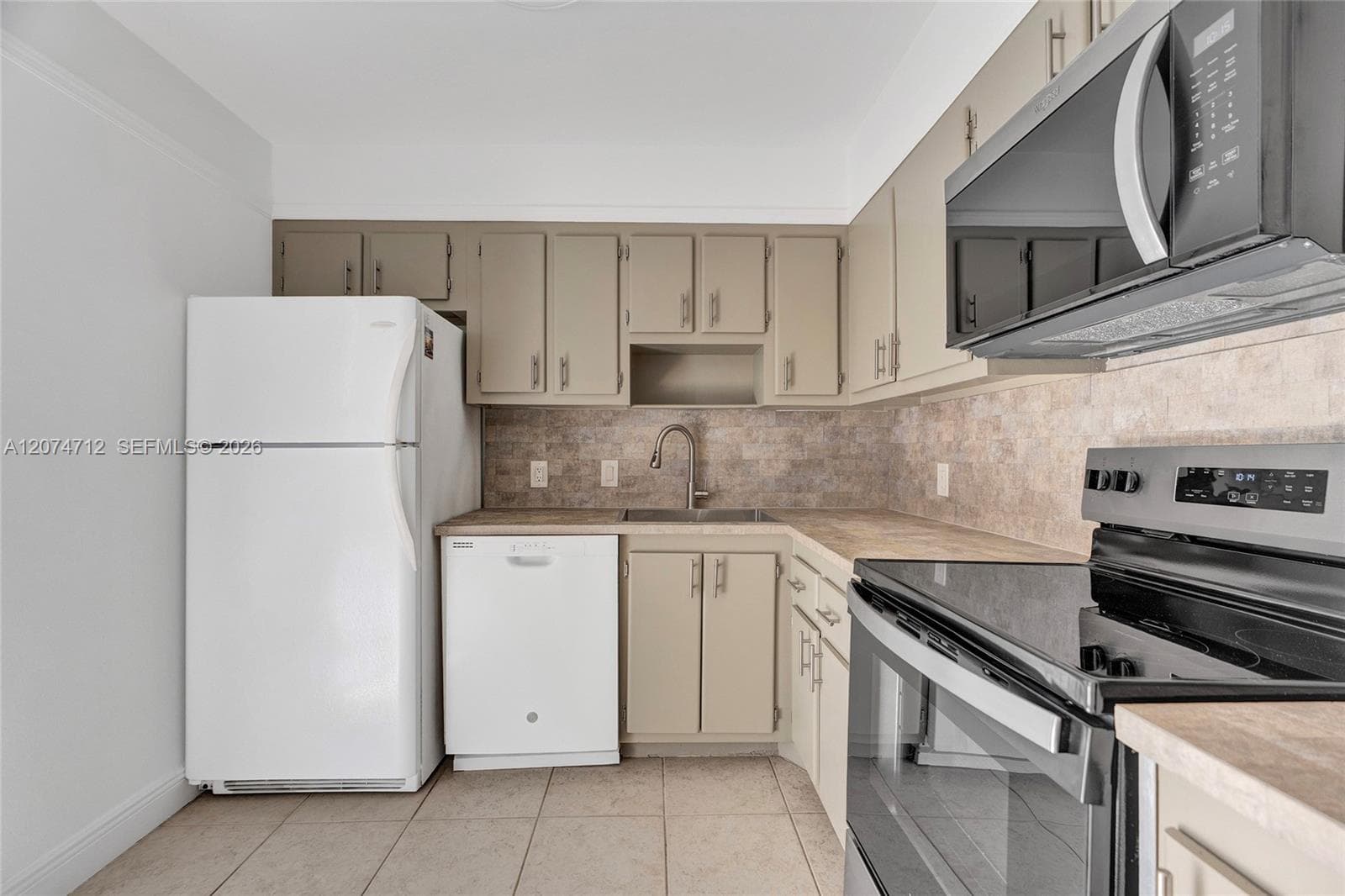ENSENADA CONDO · #EI403 in Aventura - Photo 27