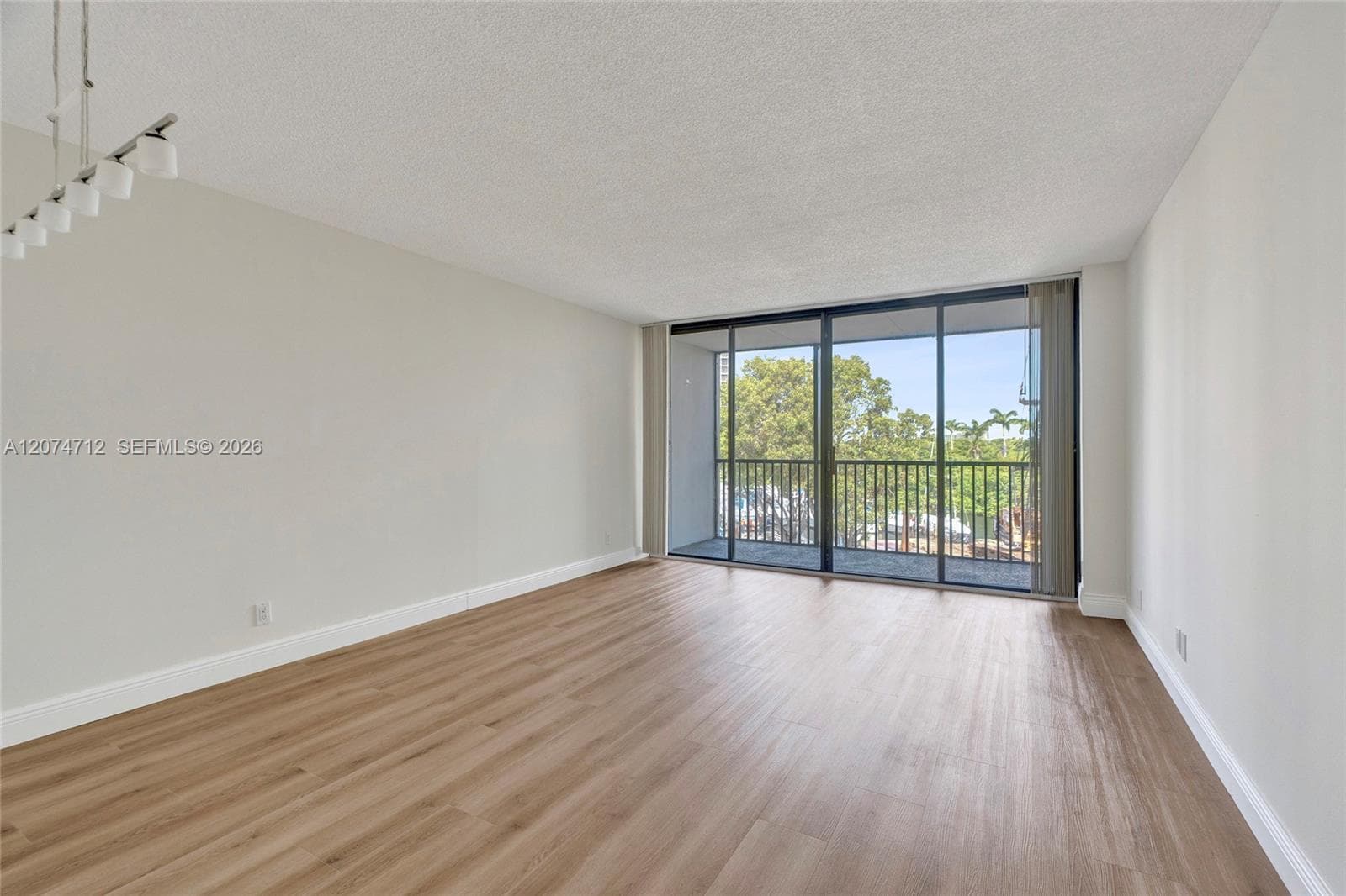 ENSENADA CONDO · #EI403 in Aventura - Photo 9