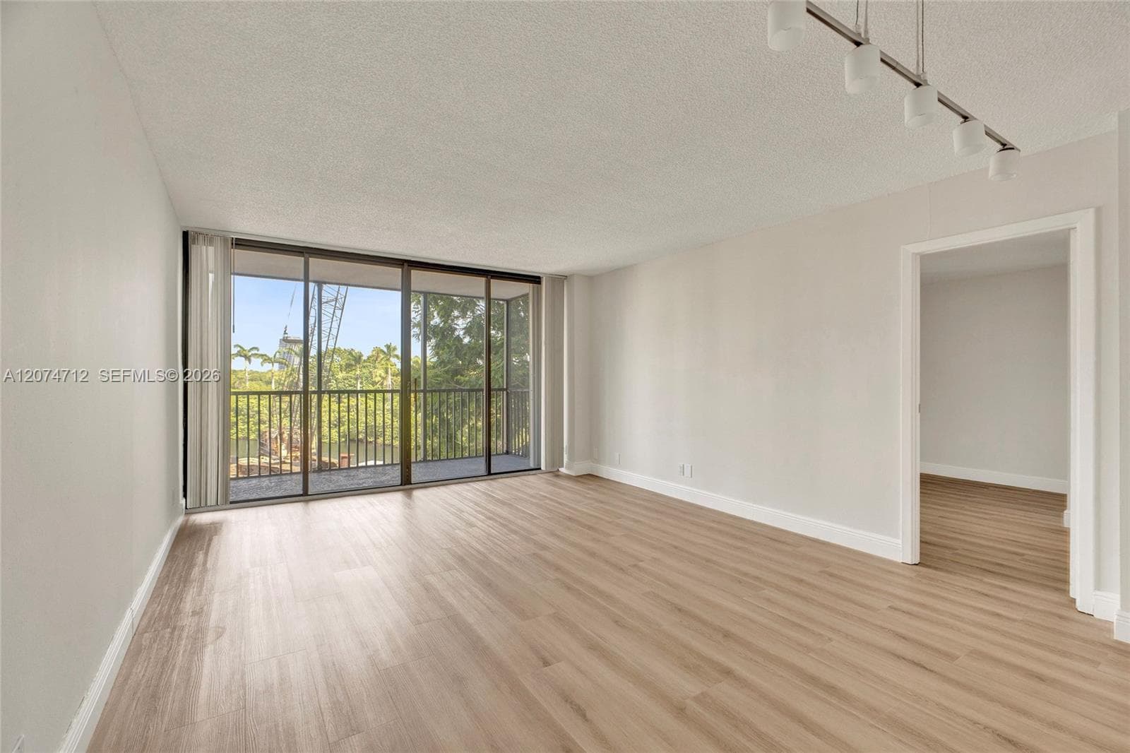 ENSENADA CONDO · #EI403 in Aventura - Photo 10