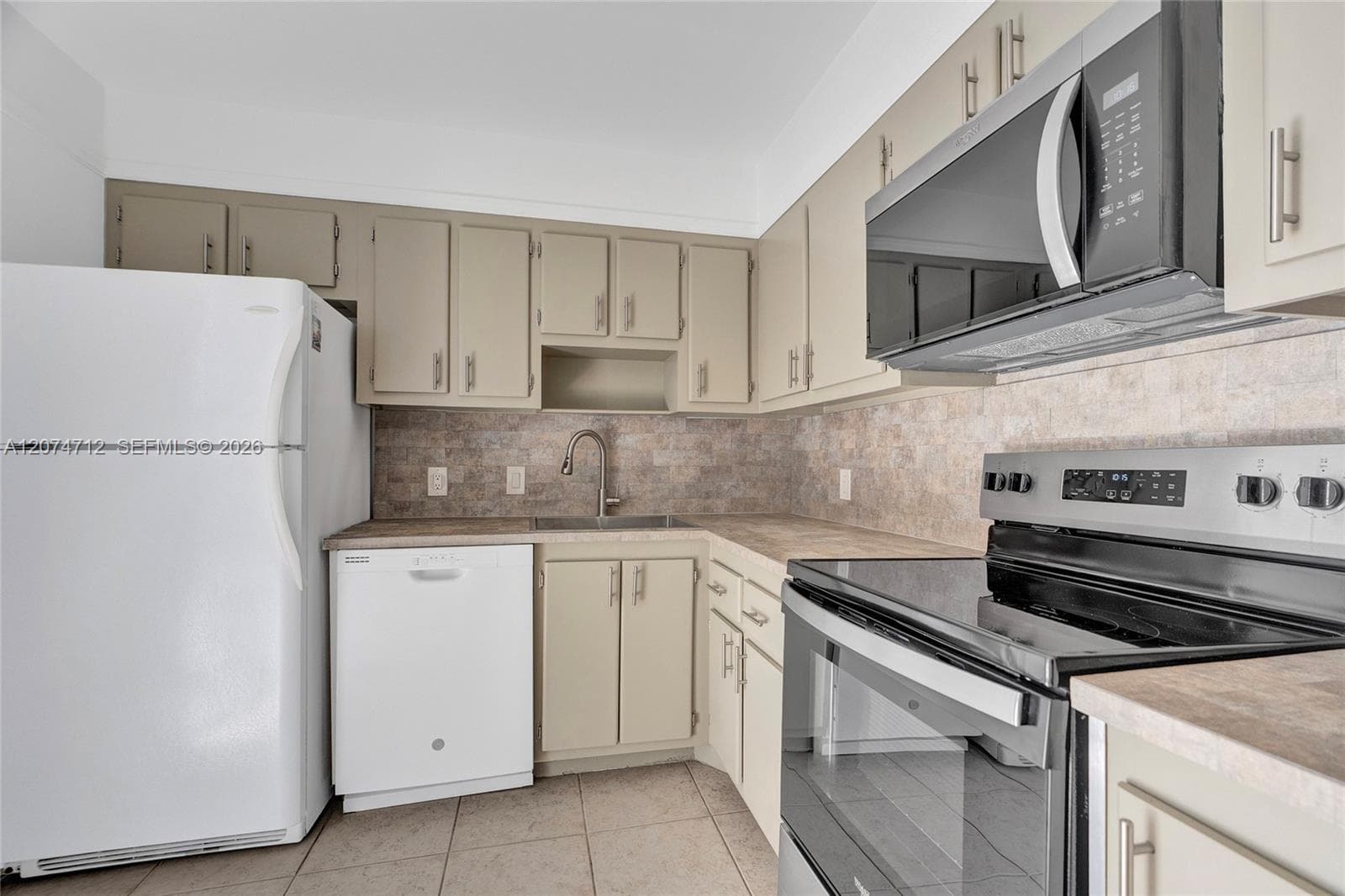 ENSENADA CONDO · #EI403 in Aventura - Photo 31