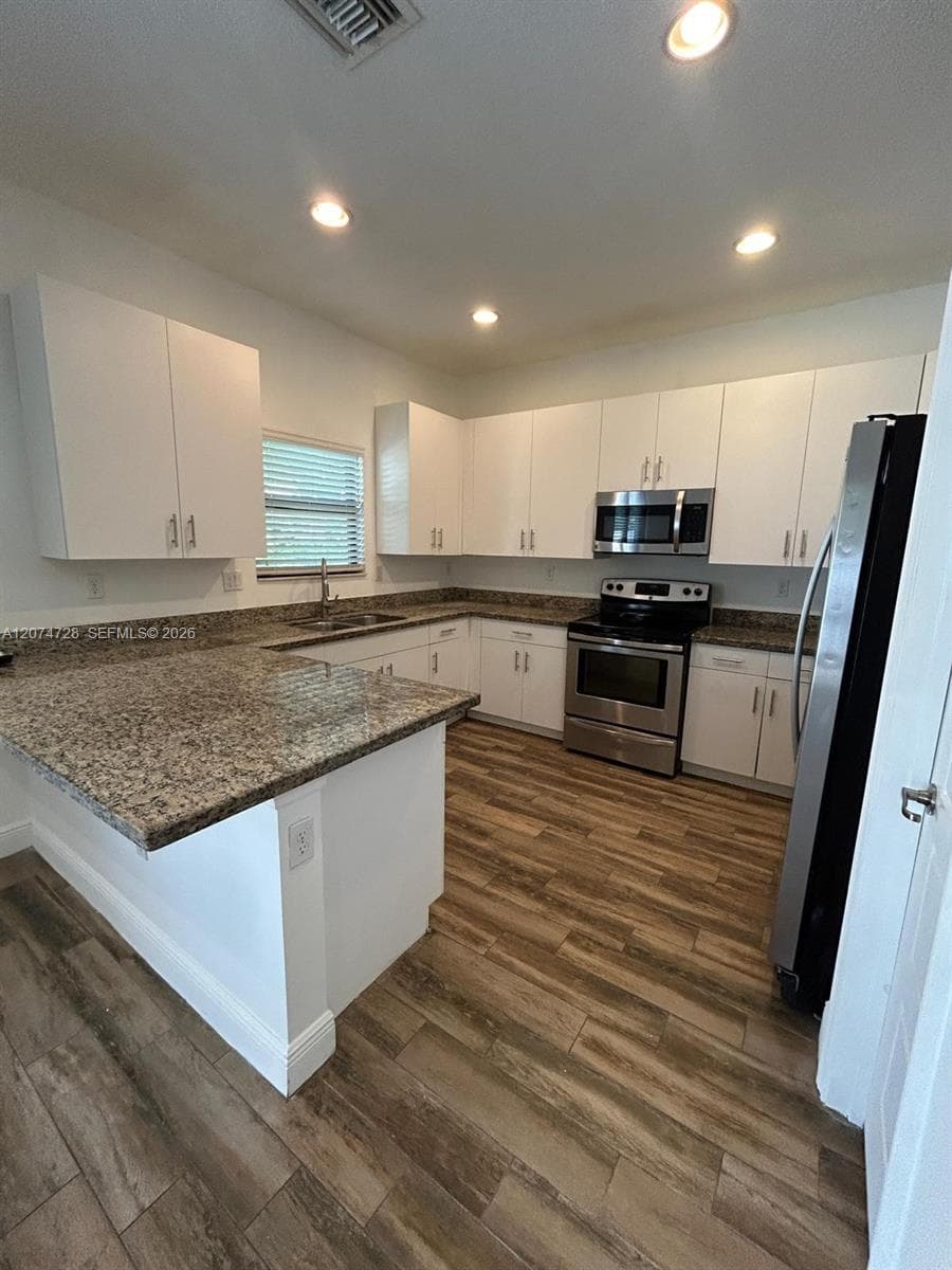 731 NE 193rd St #731 photo 6