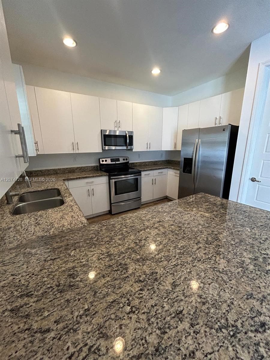 731 NE 193rd St #731 photo 7