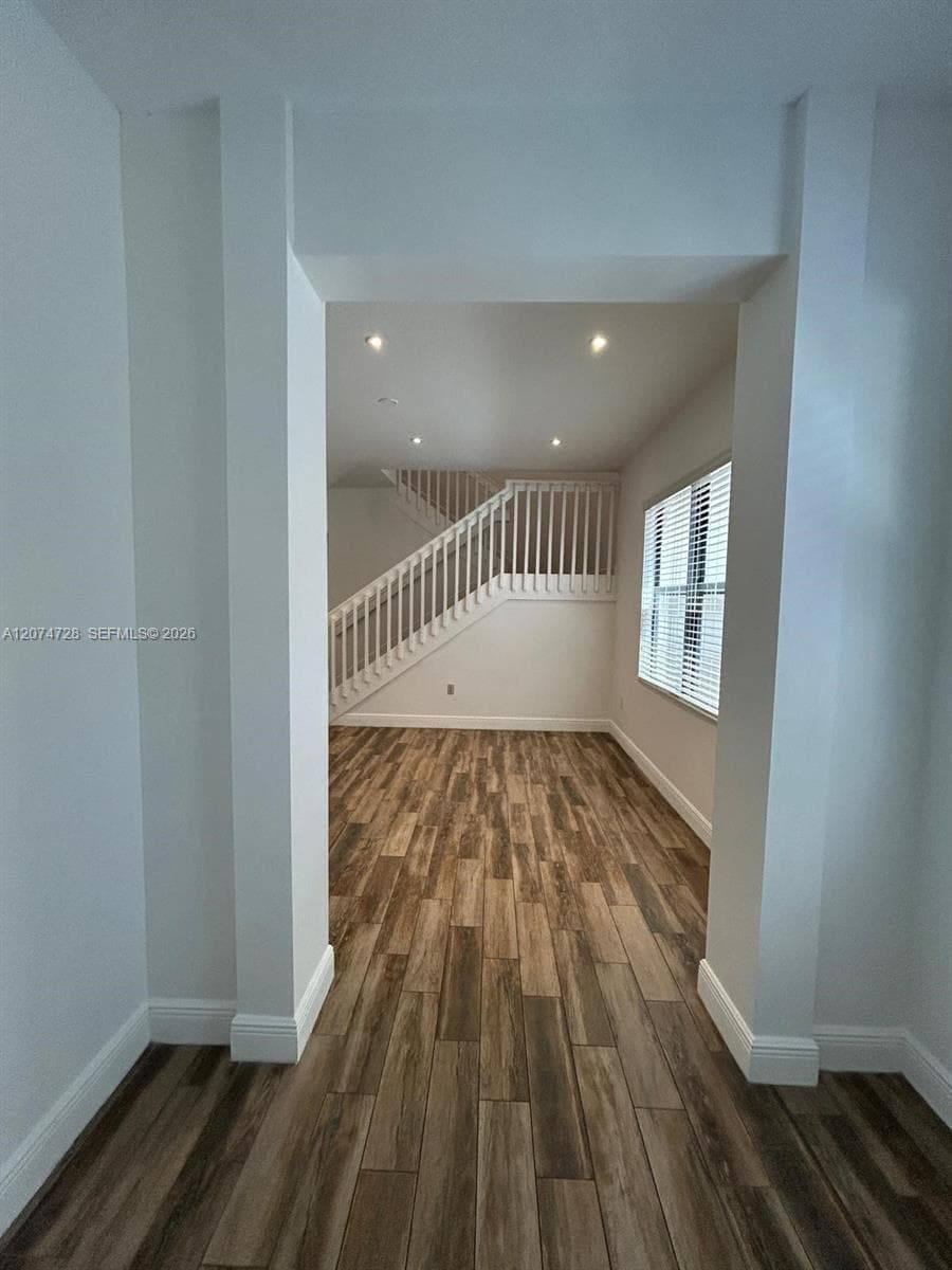 731 NE 193rd St #731 photo 3