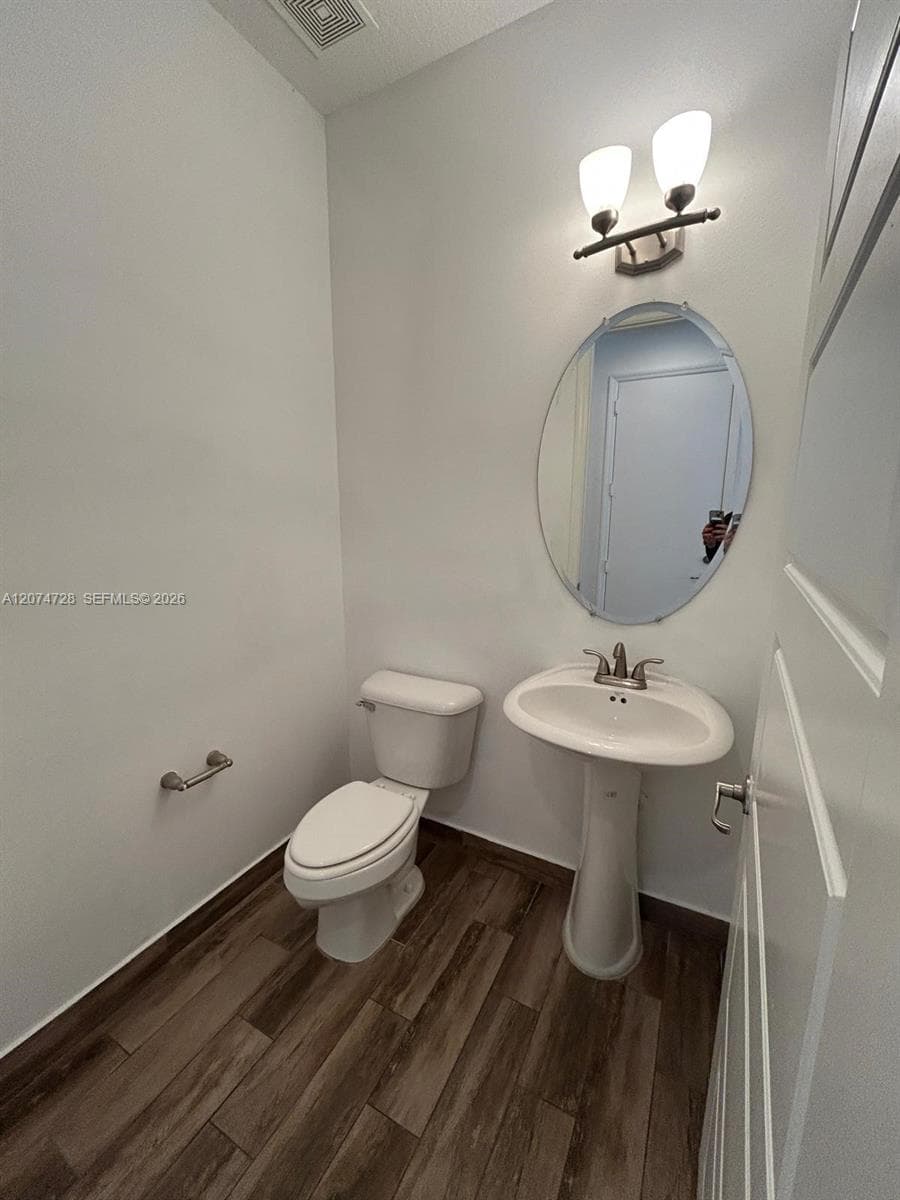 731 NE 193rd St #731 photo 8