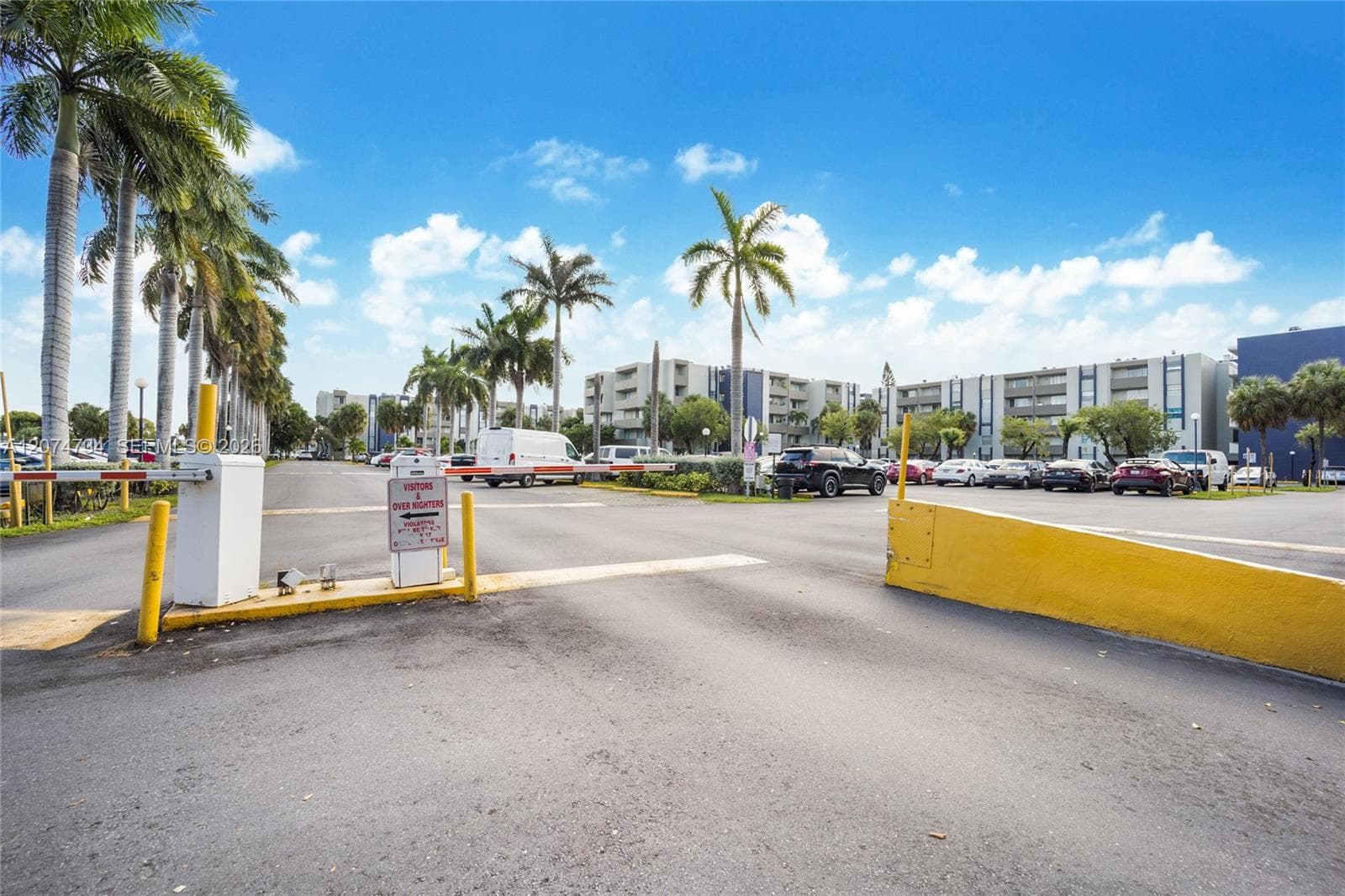SAMARI LAKE EAST CONDO · #2102 in Hialeah Gardens - Photo 5