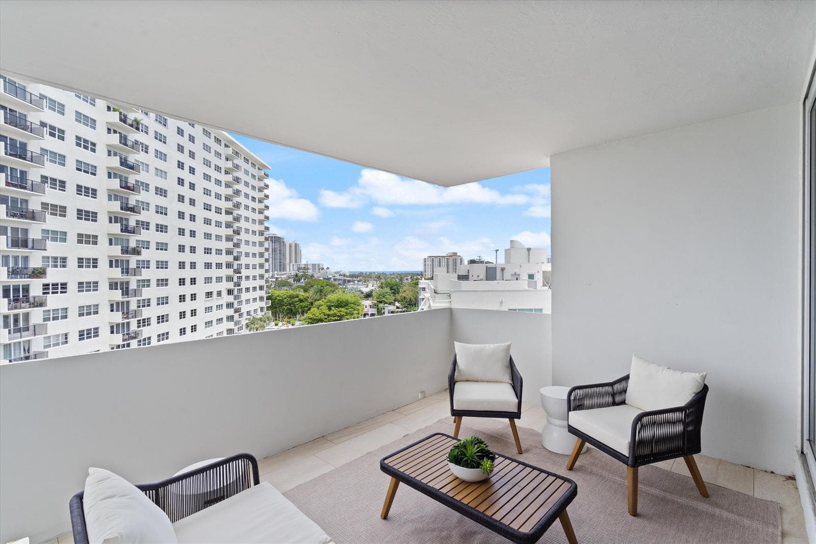 25-333 Sunset Drive Unit 502 Ft. Lauderd