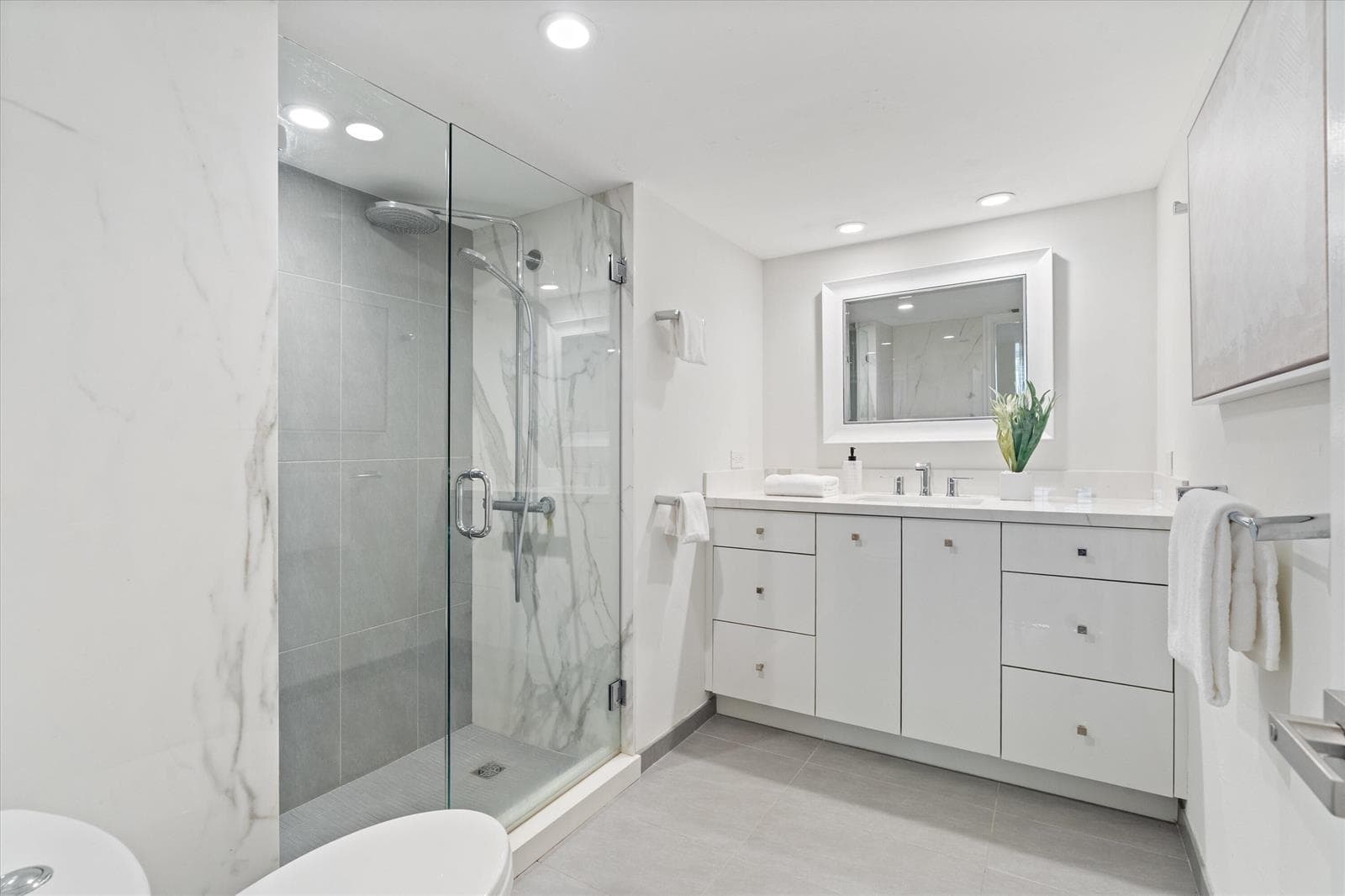 19-333 Sunset Drive Unit 502 Ft. Lauderd