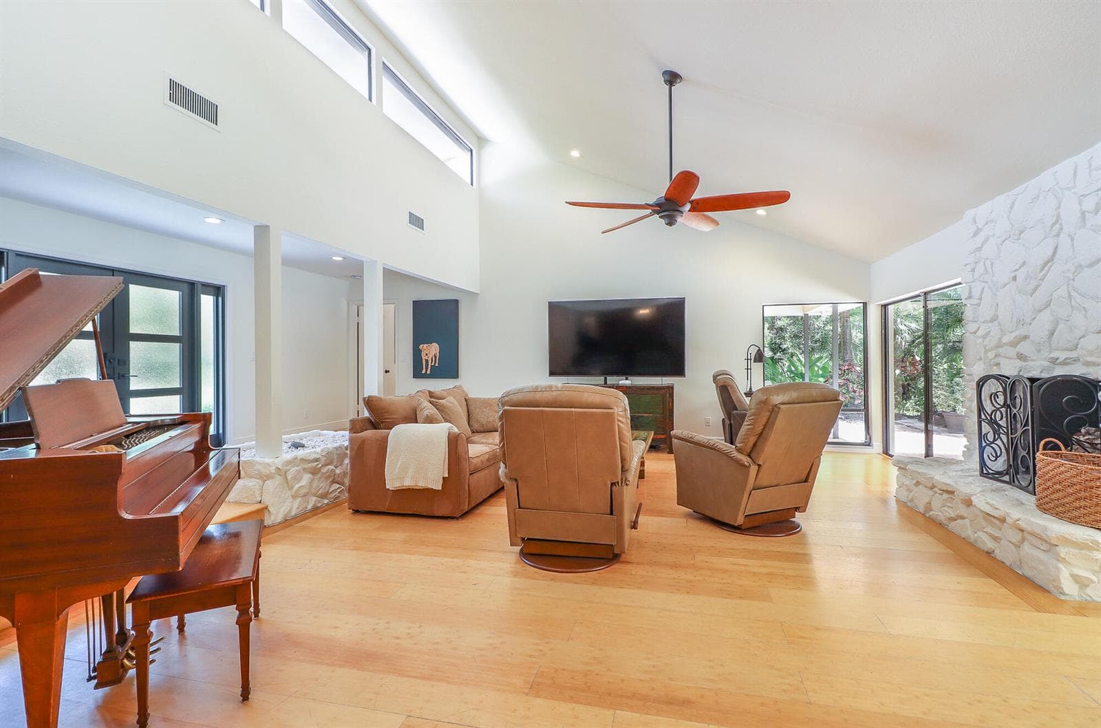 17-Living Room