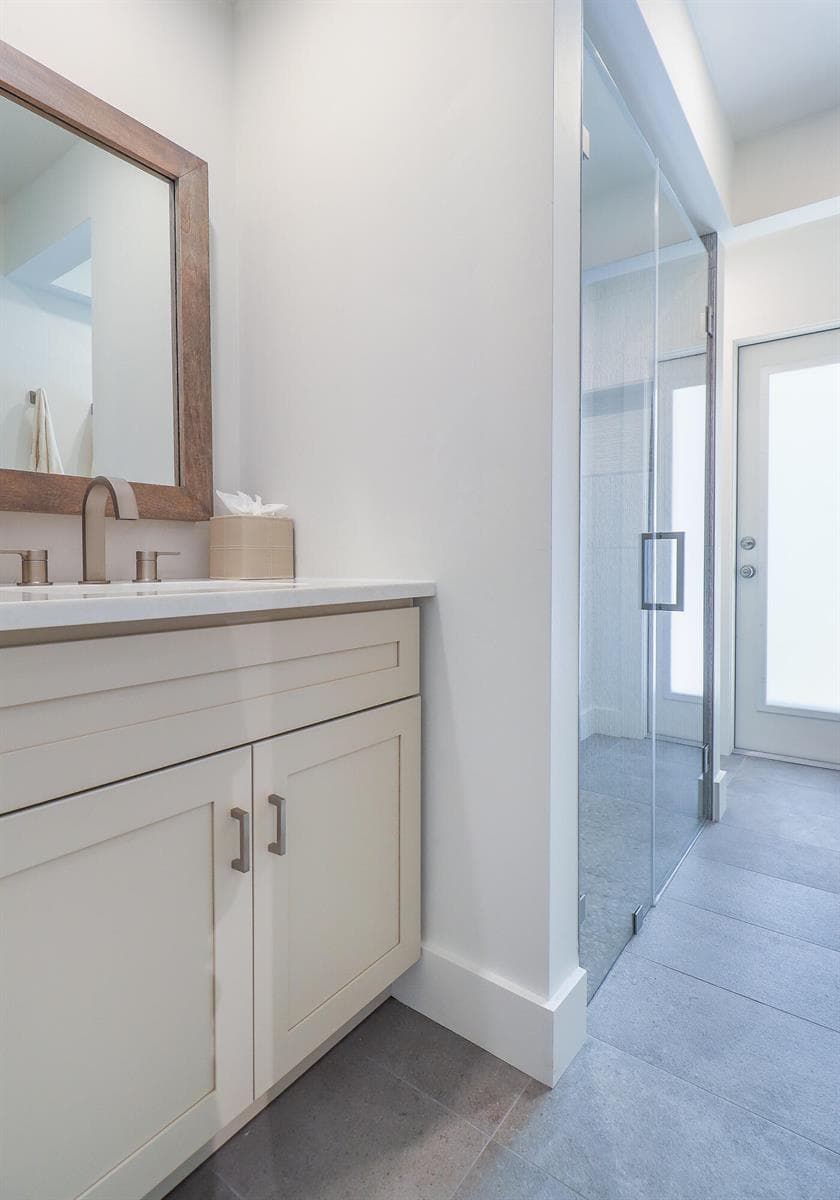 34-Cabana Bathroom