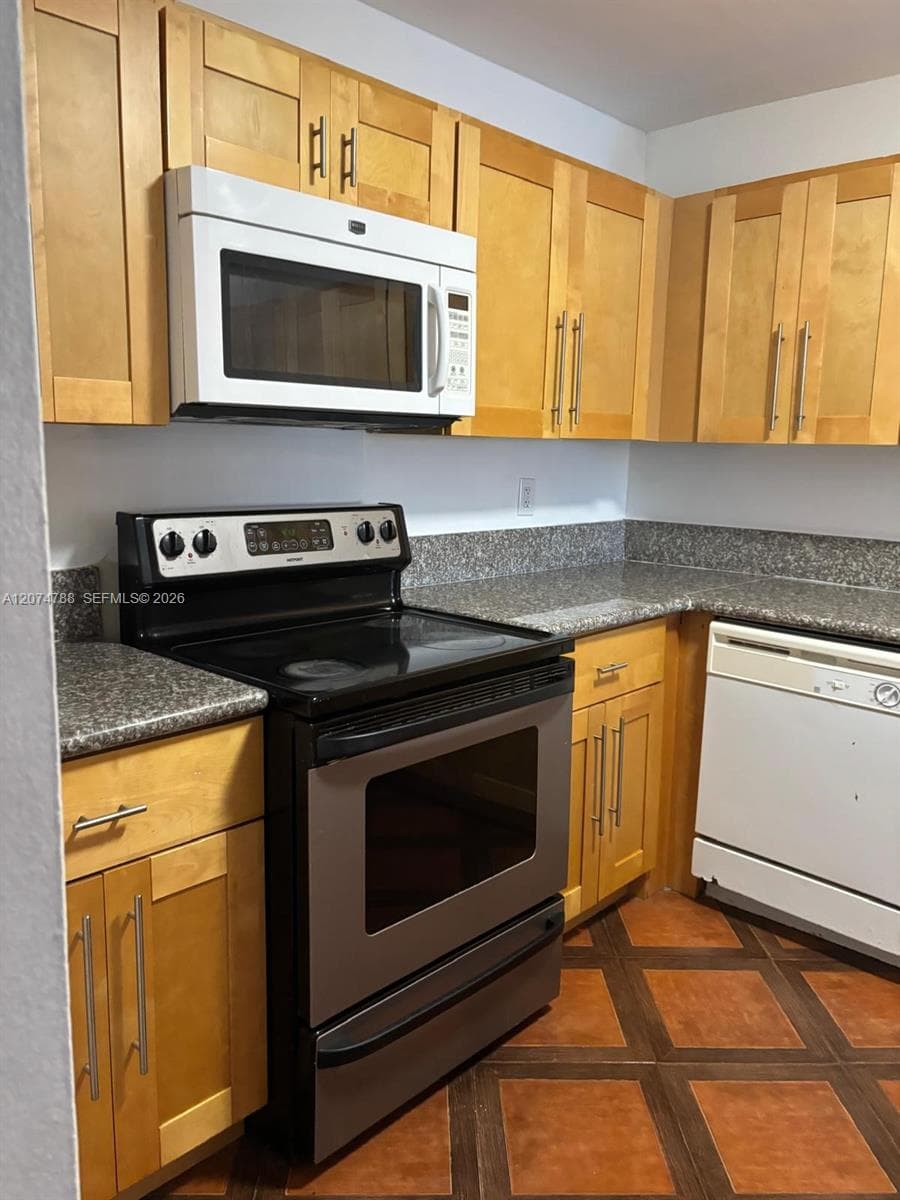 CORAL GATE WEST CONDO · #4-515 in Hialeah - Photo 1