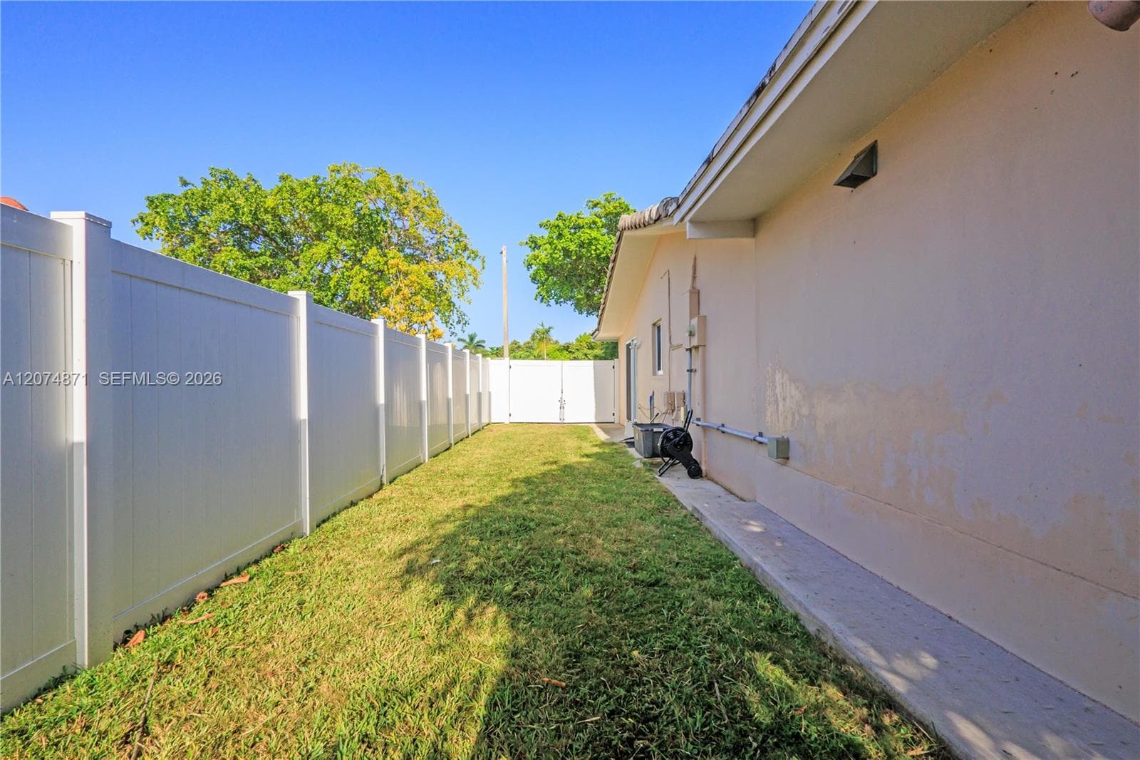225 SW 102nd Pl photo 7