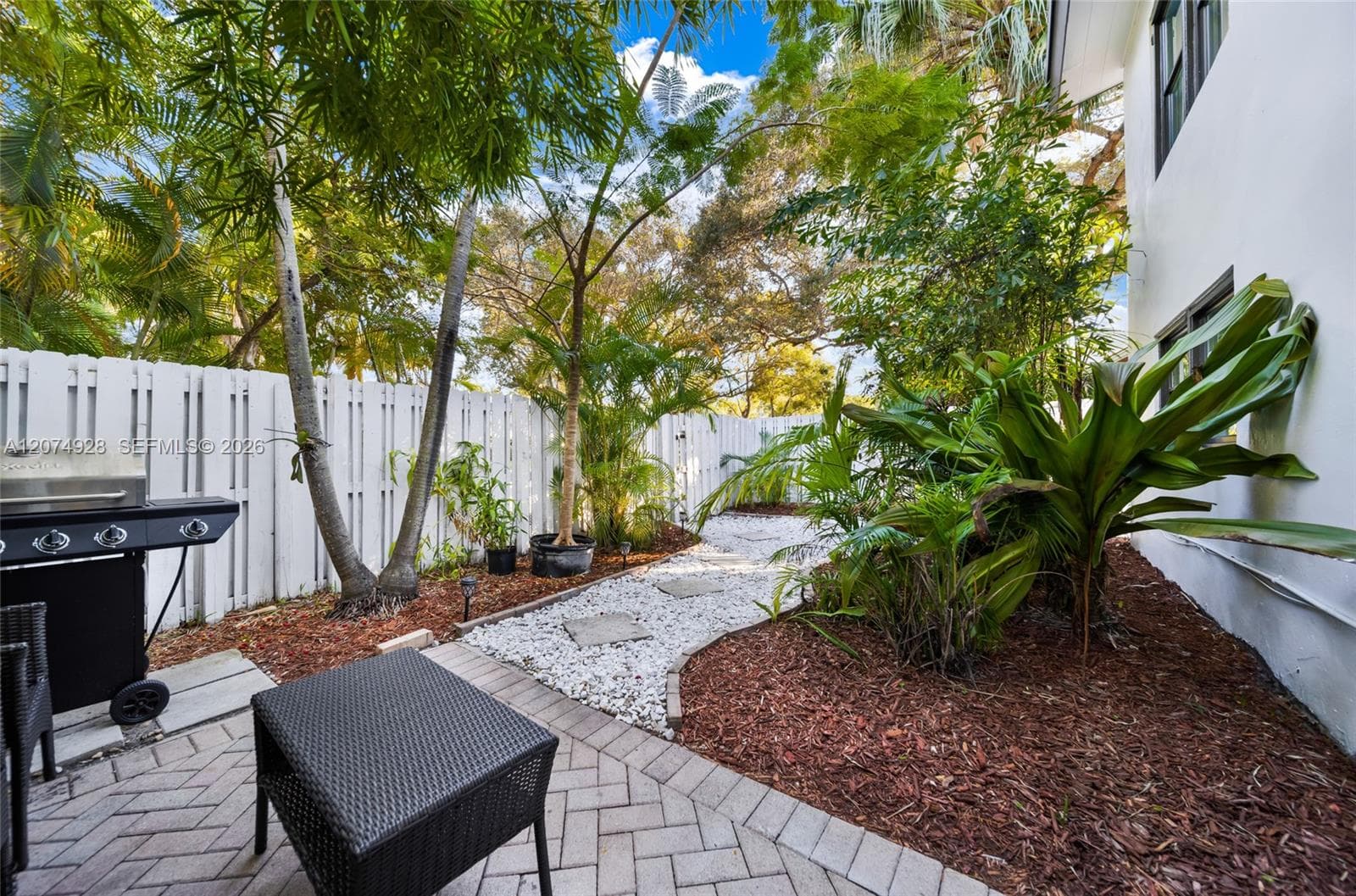 VICTORIA PARK CORR AMEN P · #C in Fort Lauderdale - Photo 22