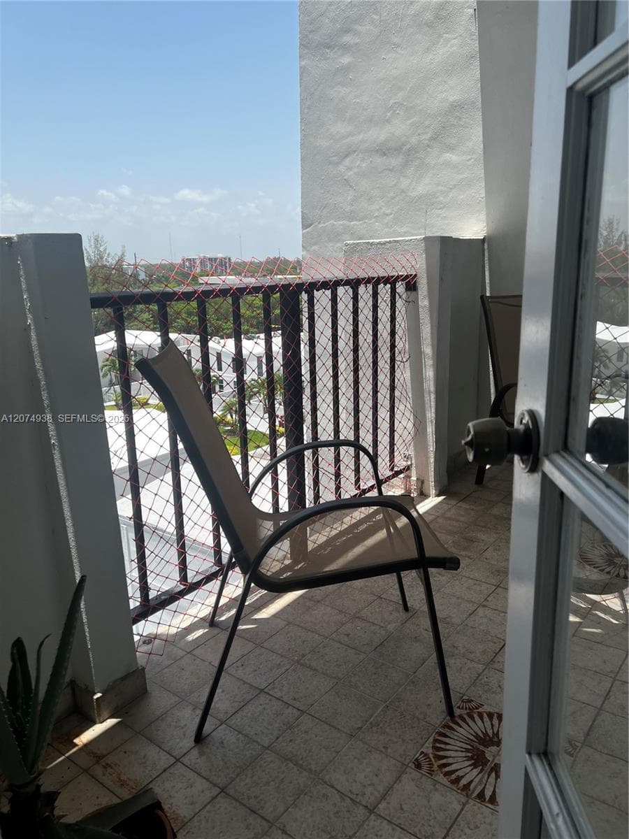 COMMODORE PLAZA CONDO · #807 in Aventura - Photo 13