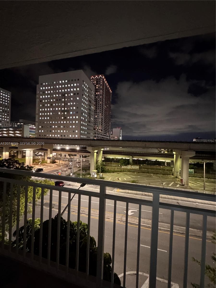 MADISON DOWNTOWN CONDO · #W-506 in Miami - Photo 14