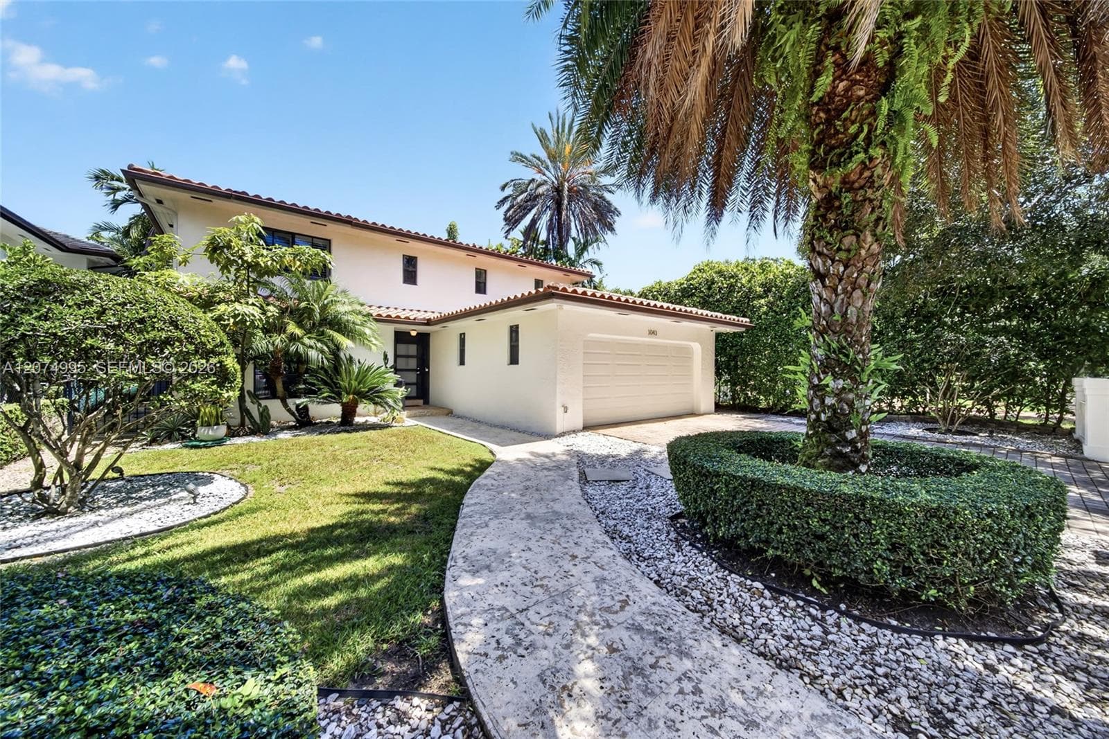 1043 Alfonso Ave photo 3
