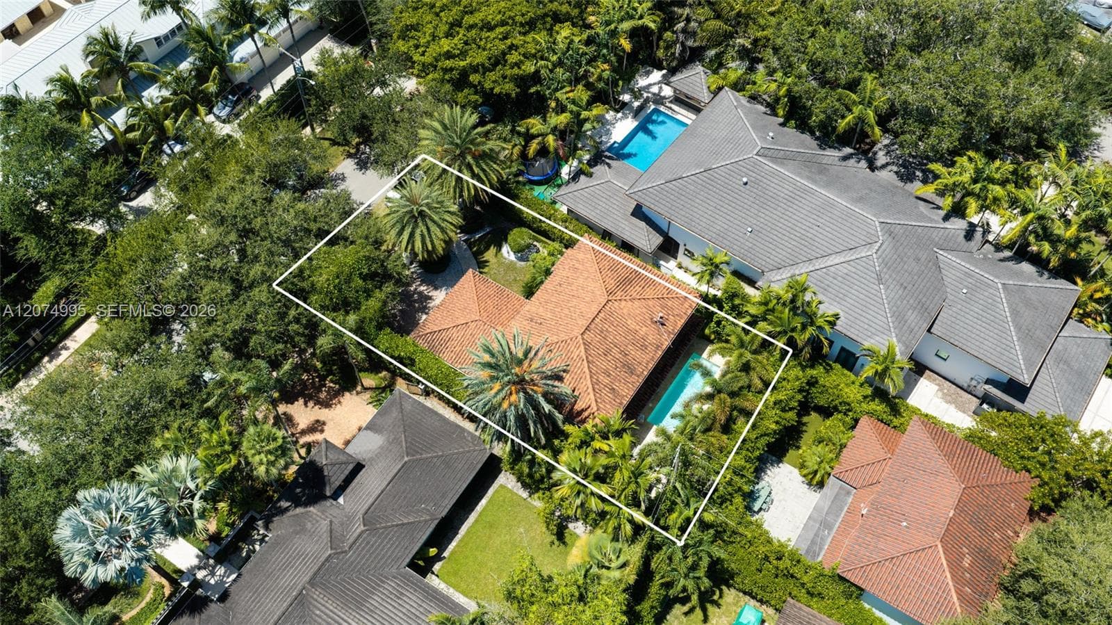 1043 Alfonso Ave photo 36