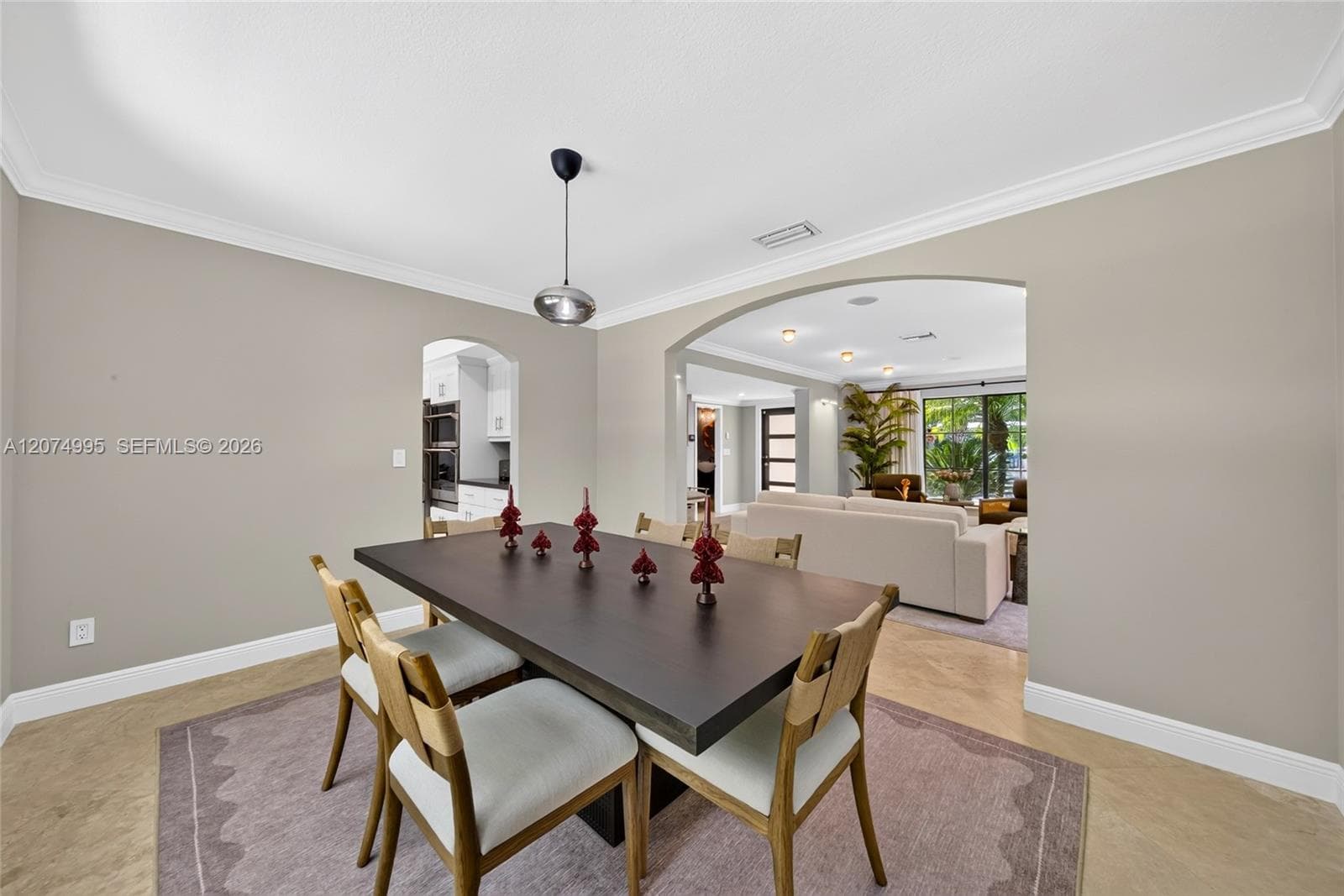 1043 Alfonso Ave photo 9