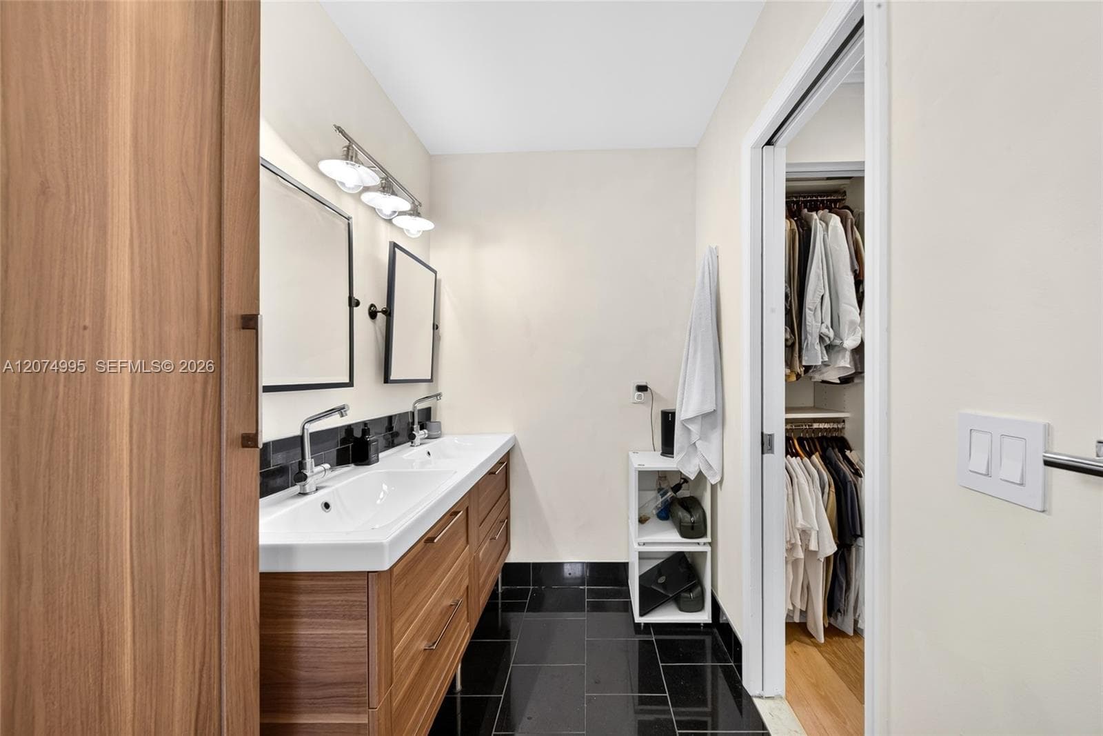 1043 Alfonso Ave photo 29