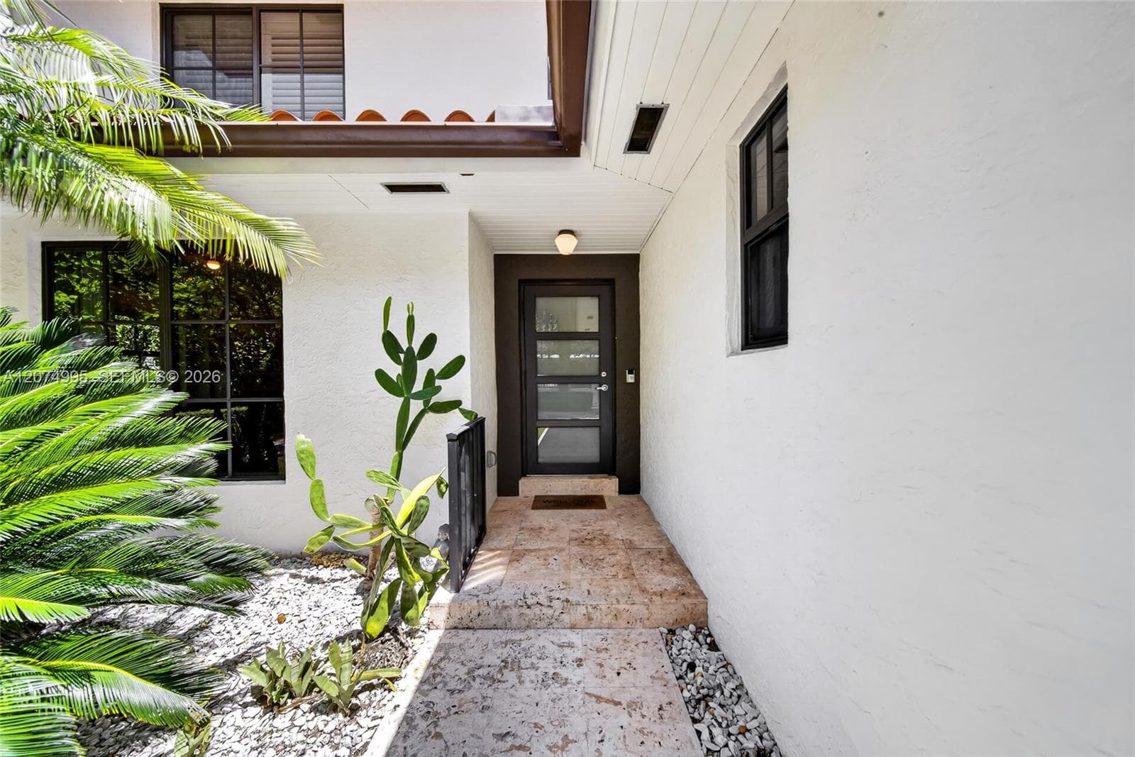 1043 Alfonso Ave photo 4