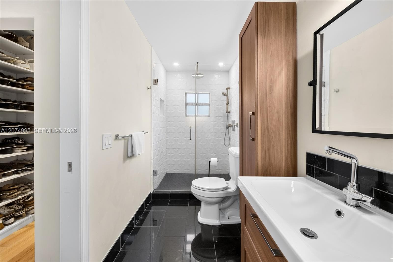 1043 Alfonso Ave photo 25