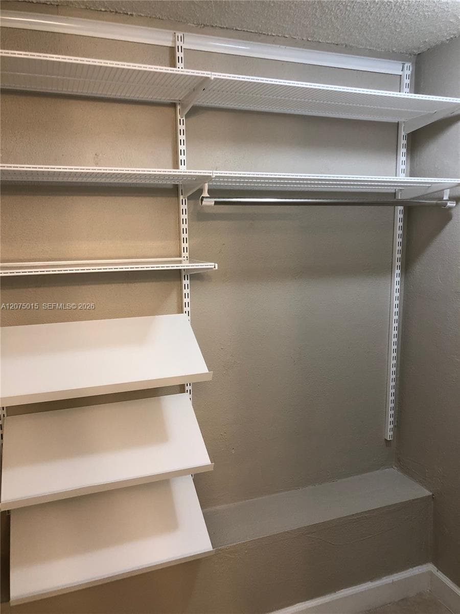 WILSHIRE CONDO · #703E in Miami - Photo 9