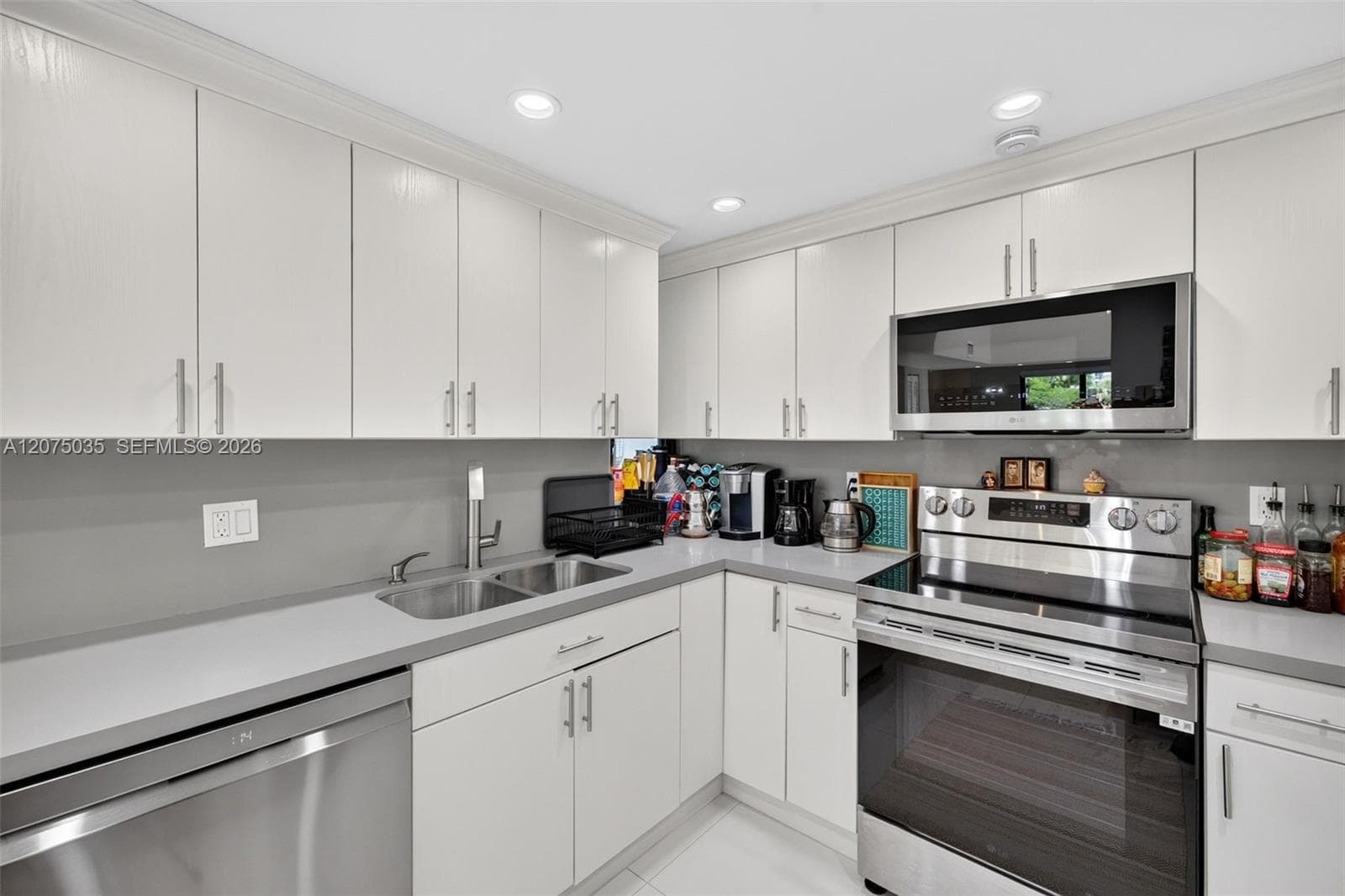 POINCIANA ISLAND · #103 in Sunny Isles Beach - Photo 36