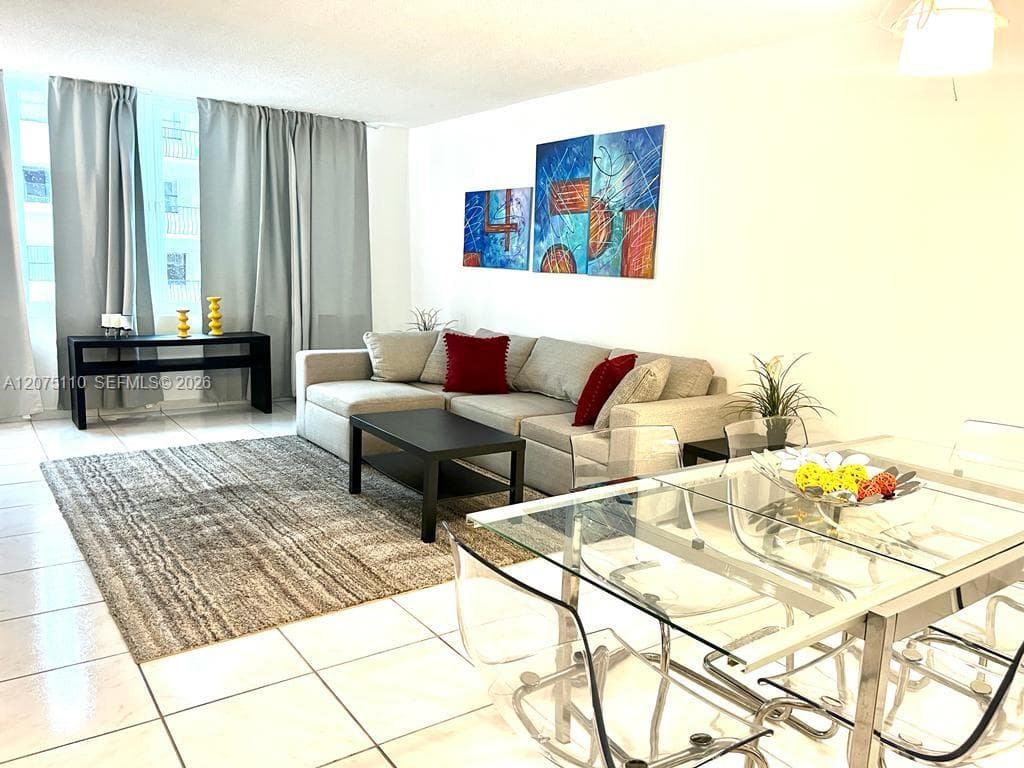 THE CARRIAGE HOUSE CONDO · #311 in Miami Beach - Photo 2