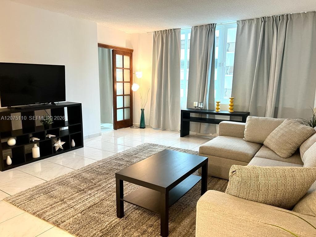 THE CARRIAGE HOUSE CONDO · #311 in Miami Beach - Photo 3