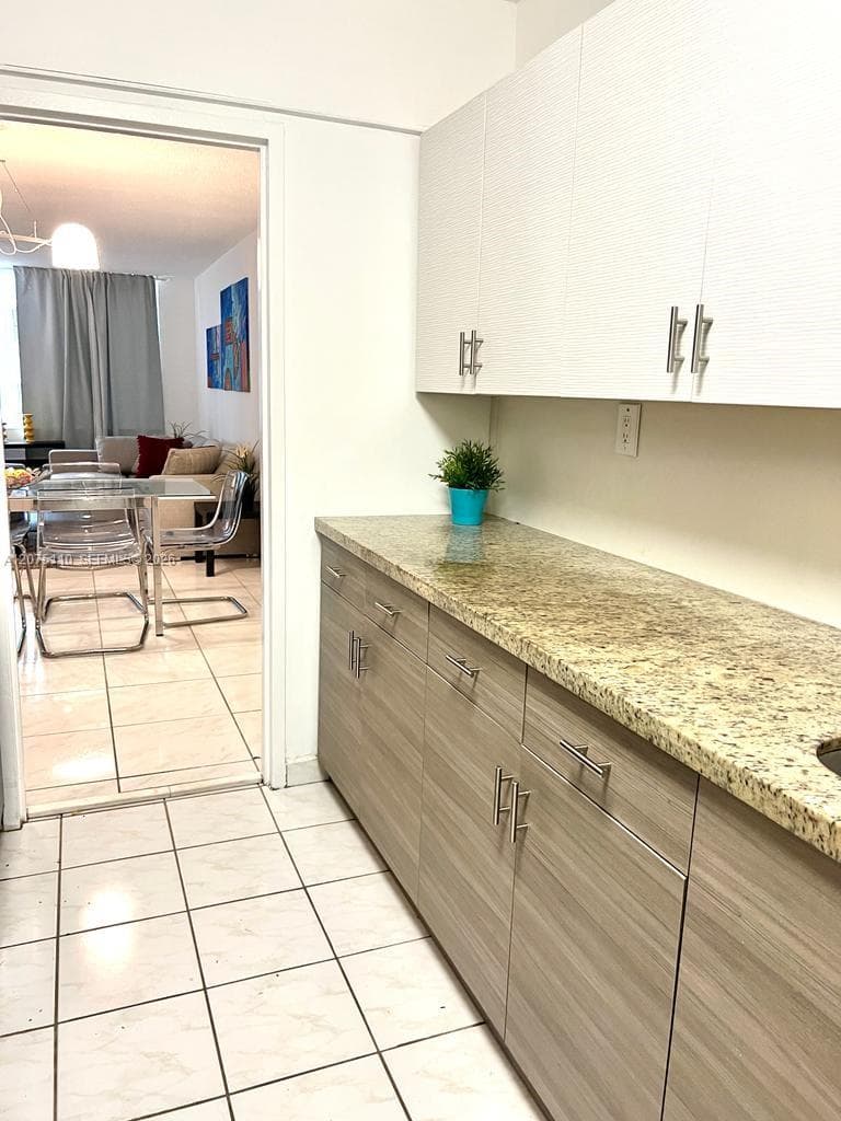 THE CARRIAGE HOUSE CONDO · #311 in Miami Beach - Photo 5