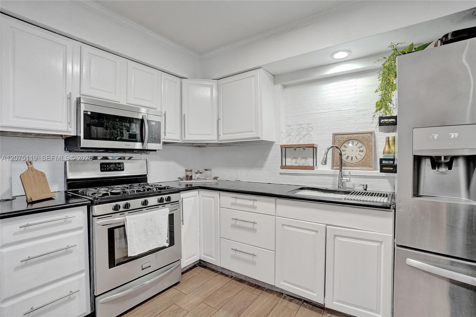 2701 Garfield St photo 10