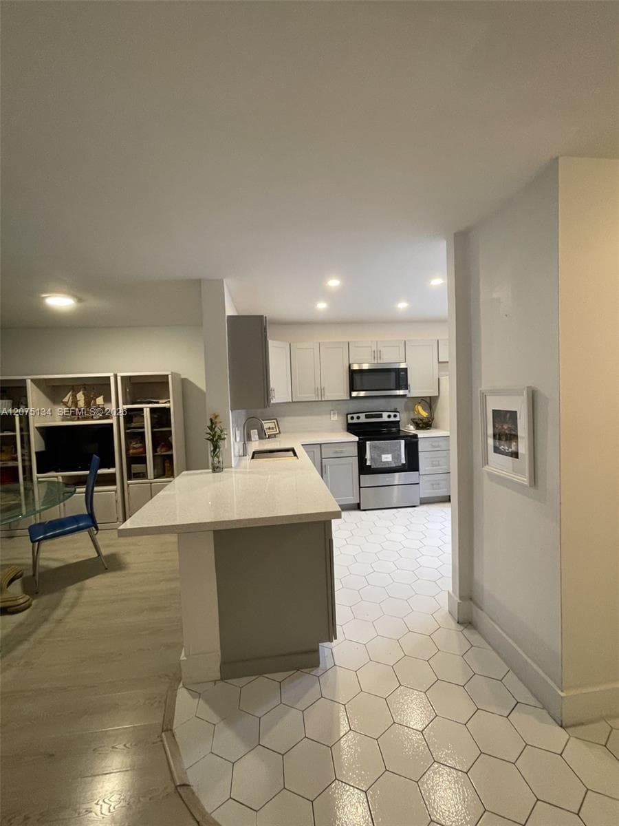 Fairways Royale Condo · #211 in Hallandale Beach - Photo 6