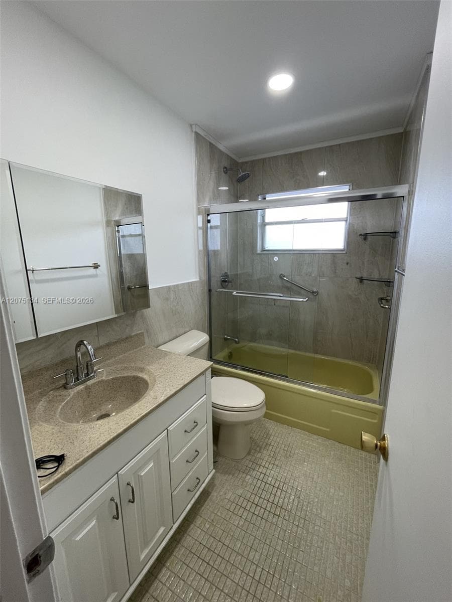 Fairways Royale Condo · #211 in Hallandale Beach - Photo 10
