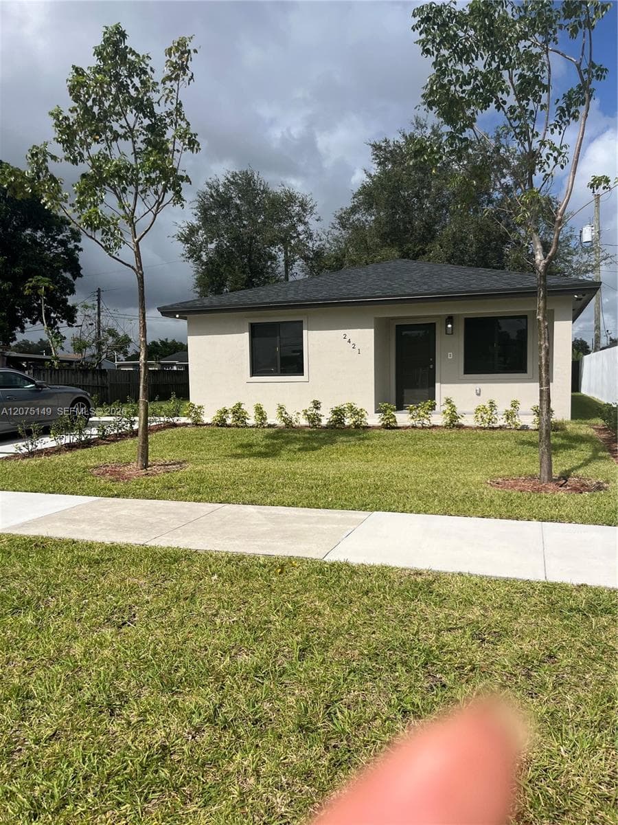 2421 NW 152nd Ter photo 3