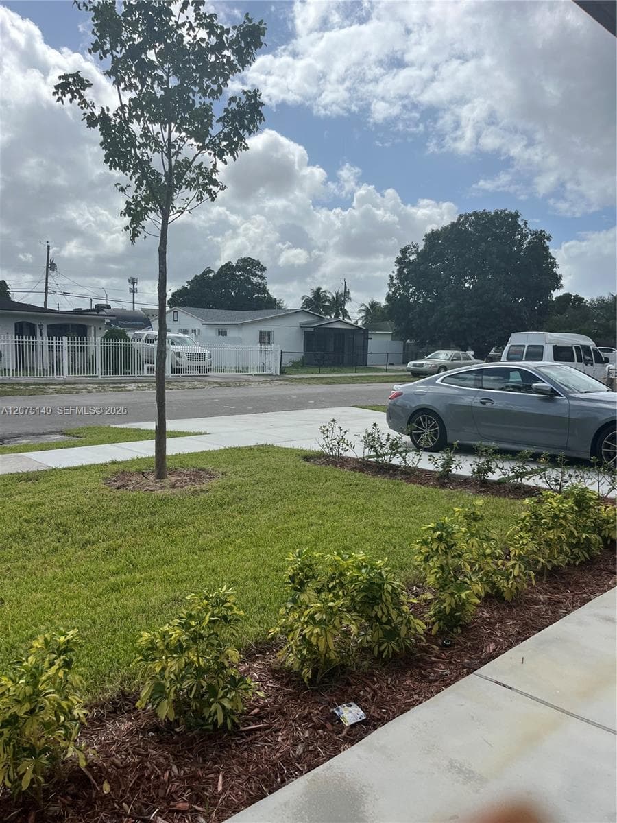 2421 NW 152nd Ter photo 4