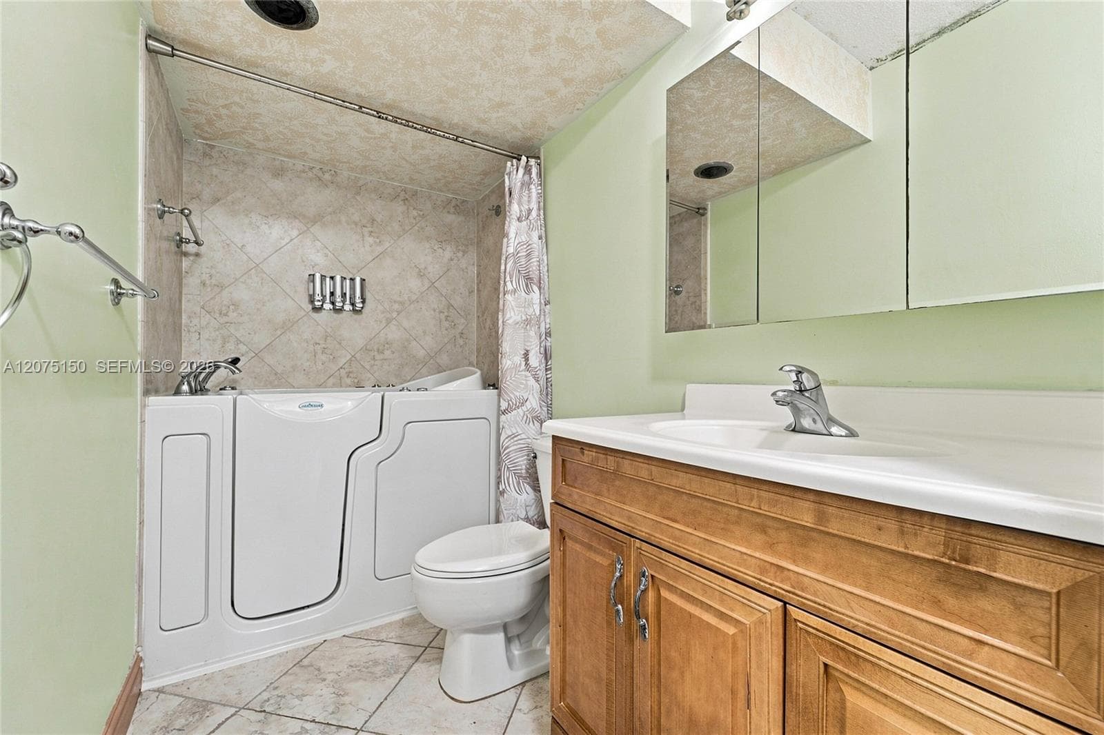 IMPERIAL TOWERS NORTH · #640 in Hallandale Beach - Photo 17