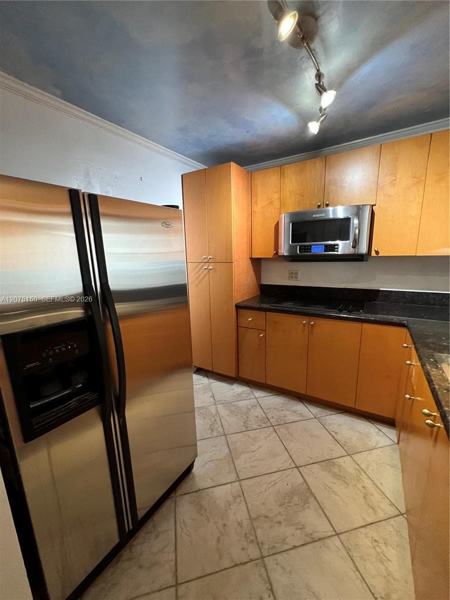IMPERIAL TOWERS NORTH · #640 in Hallandale Beach - Photo 33