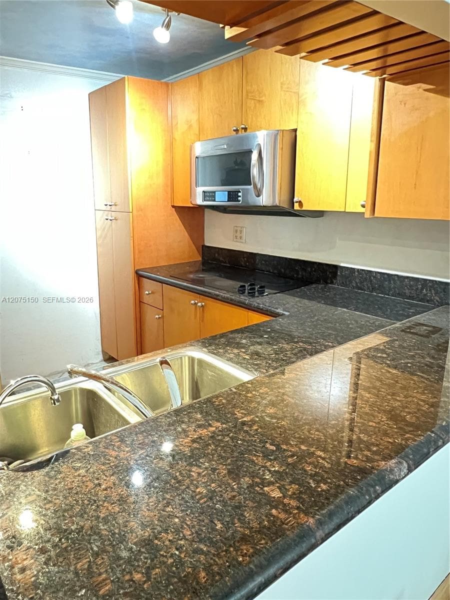 IMPERIAL TOWERS NORTH · #640 in Hallandale Beach - Photo 37