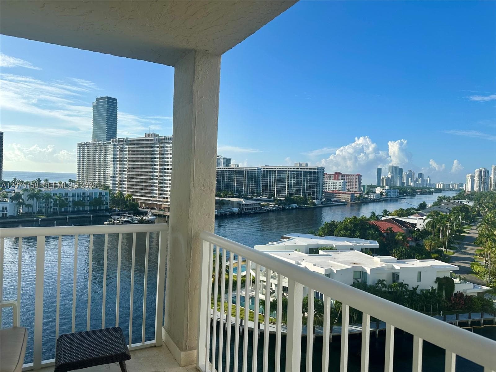 121 Golden Condo · #907 in Hallandale Beach - Photo 3