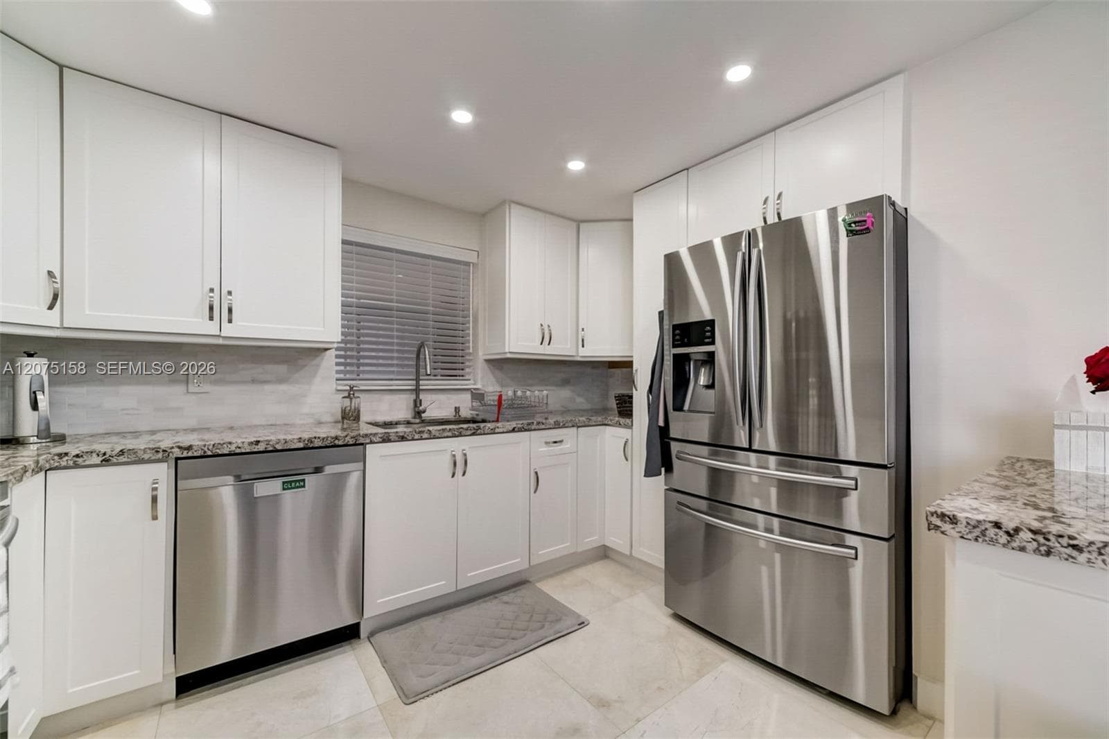 121 Golden Condo · #907 in Hallandale Beach - Photo 9