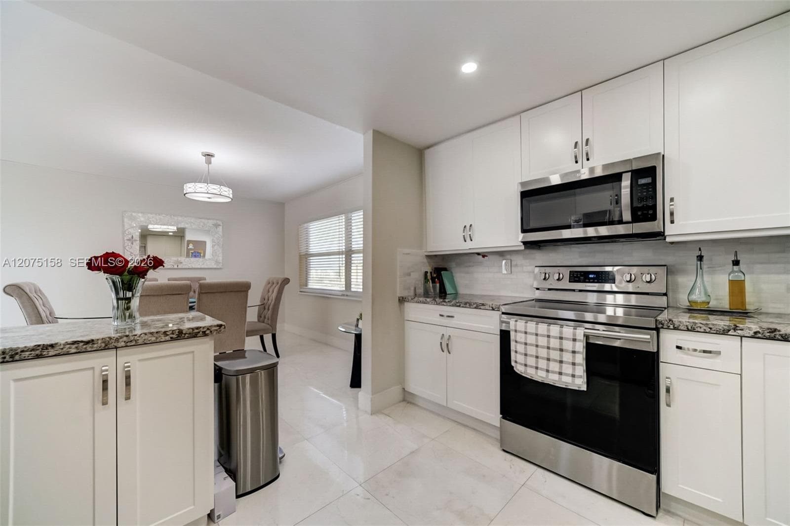 121 Golden Condo · #907 in Hallandale Beach - Photo 11