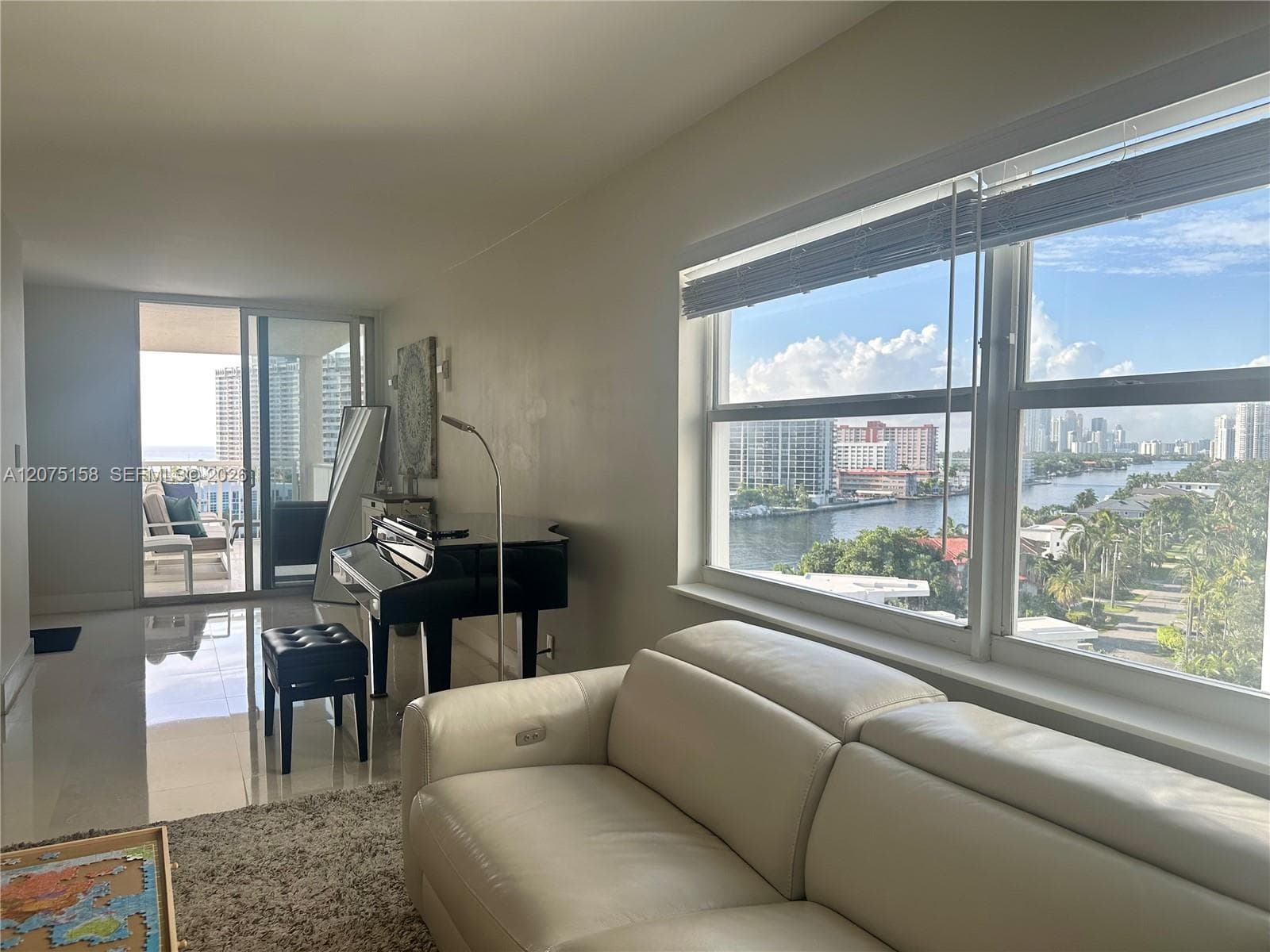 121 Golden Condo · #907 in Hallandale Beach - Photo 8