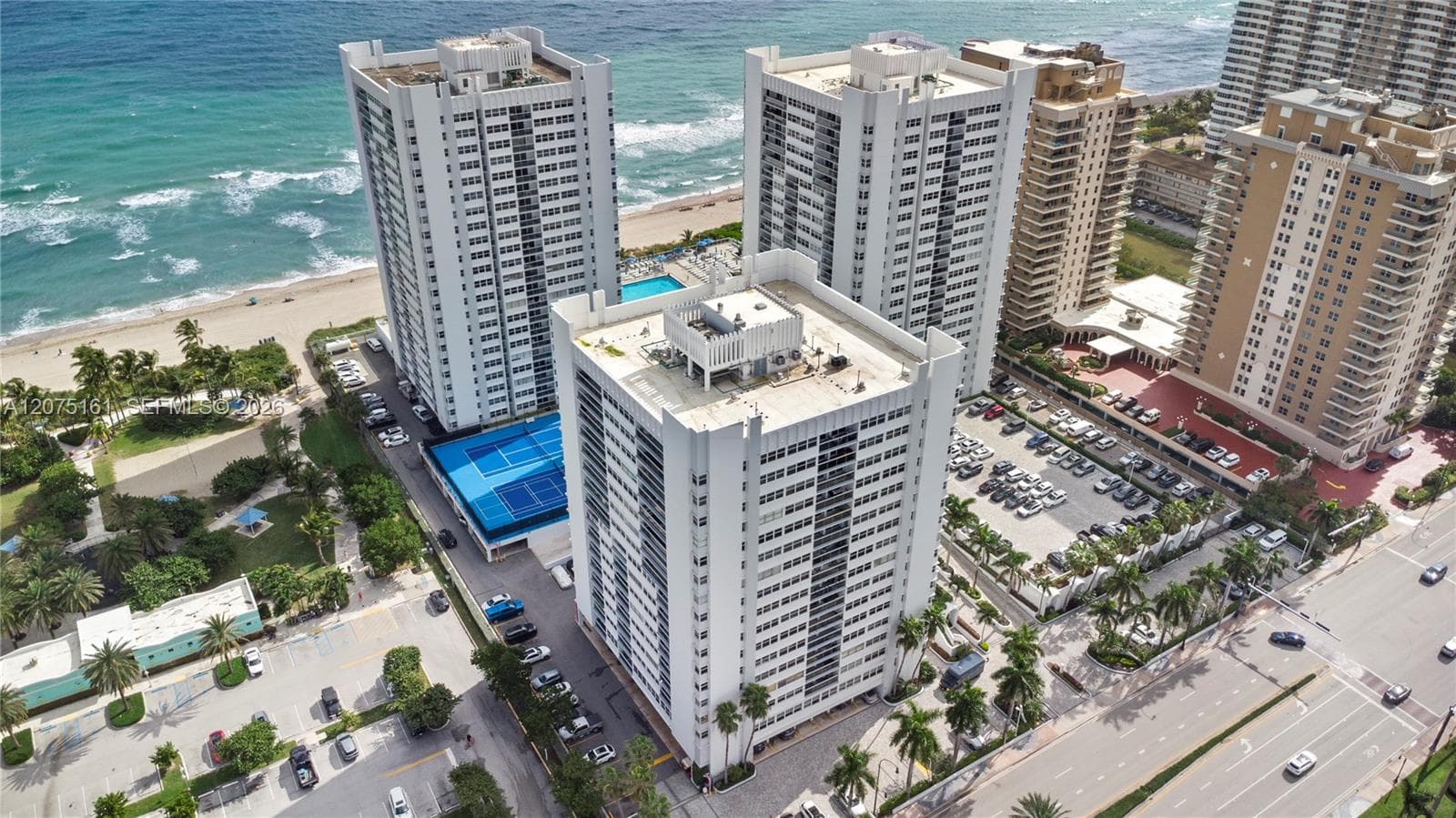 LA MER · #TS106 in Hallandale Beach - Photo 3